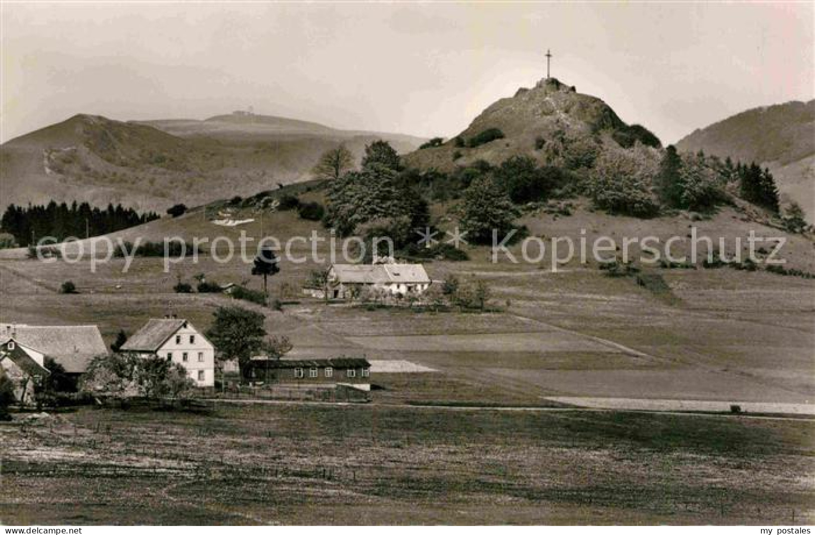 72849737 Gersfeld Rhoen Blick Zum Wachtkueppel Berg Gersfeld (Rhoen) - Altri & Non Classificati