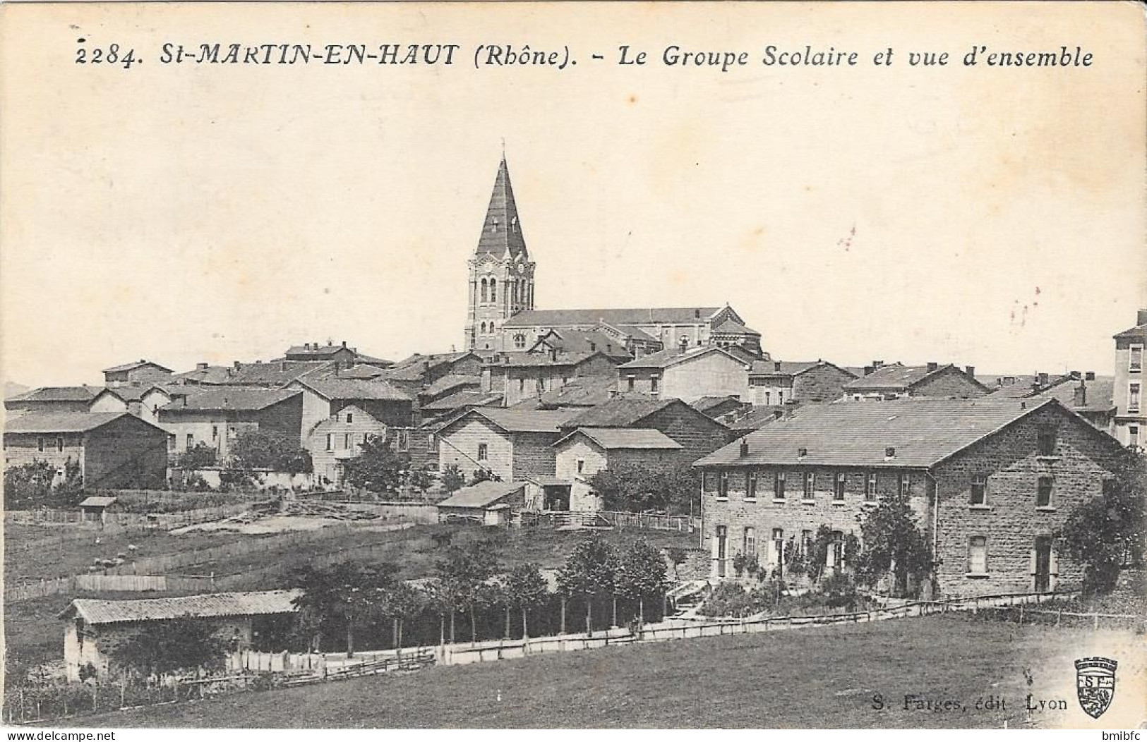 ST MARTIN En HAUT - Le Groupe Scolaire Et Vue D'ensemble - Autres & Non Classés