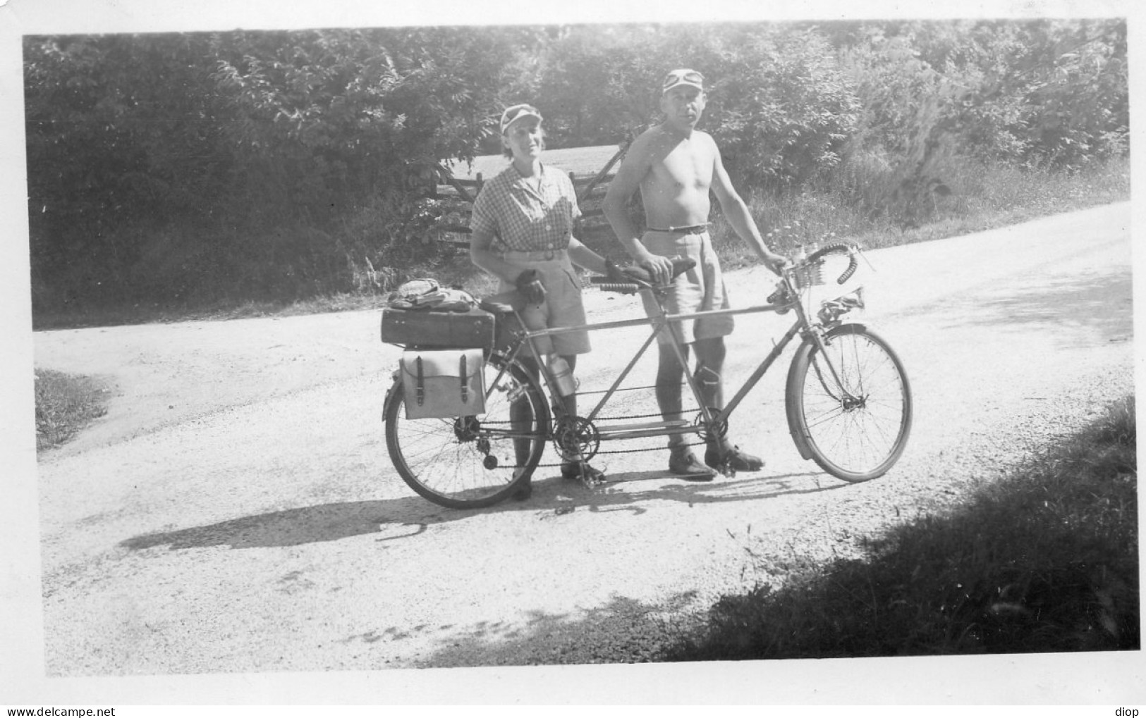 Photo Vintage Paris Snap Shop -homme Men Bicyclette Manche Tandem - Lieux
