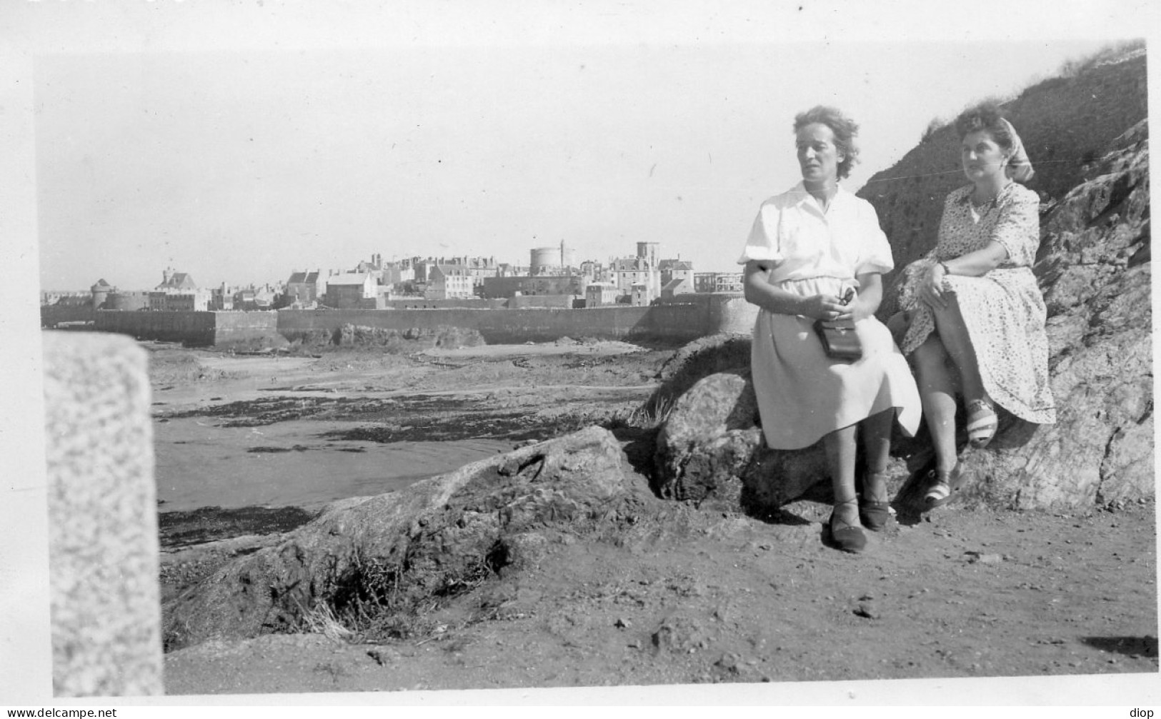 Photo Vintage Paris Snap Shop -femme Women Saint Malo - Lieux