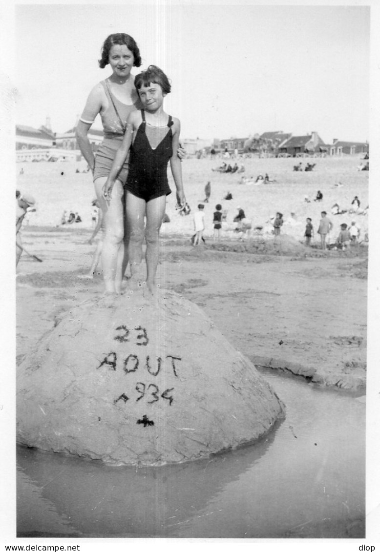 Photo Vintage Paris Snap Shop -m&egrave;re Fille Mother Child Tr&eacute;port - Orte