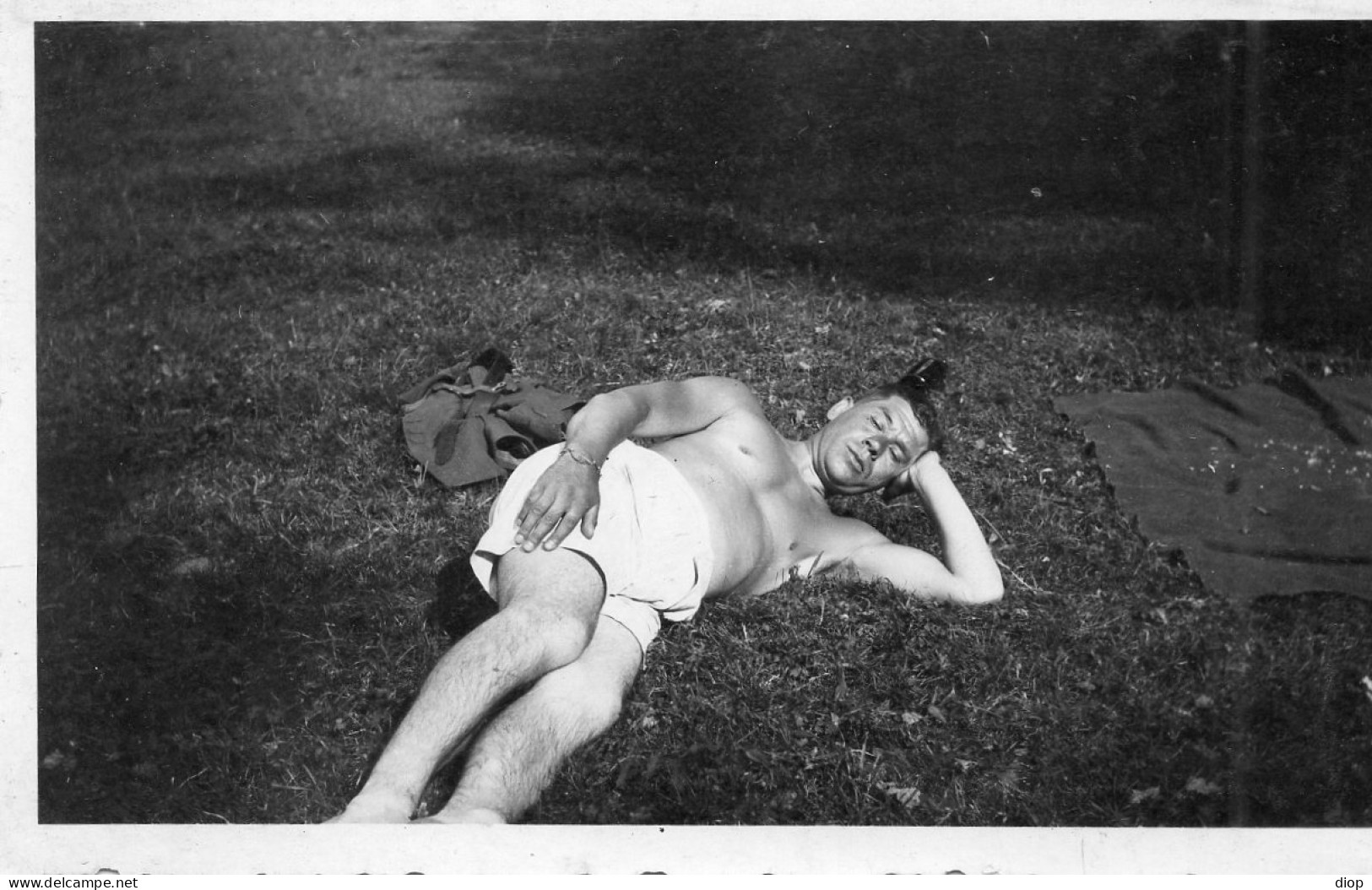 Photo Vintage Paris Snap Shop -homme Men Dormir Sleeping Vernet D&#039;Ari&egrave;ge - Personnes Anonymes