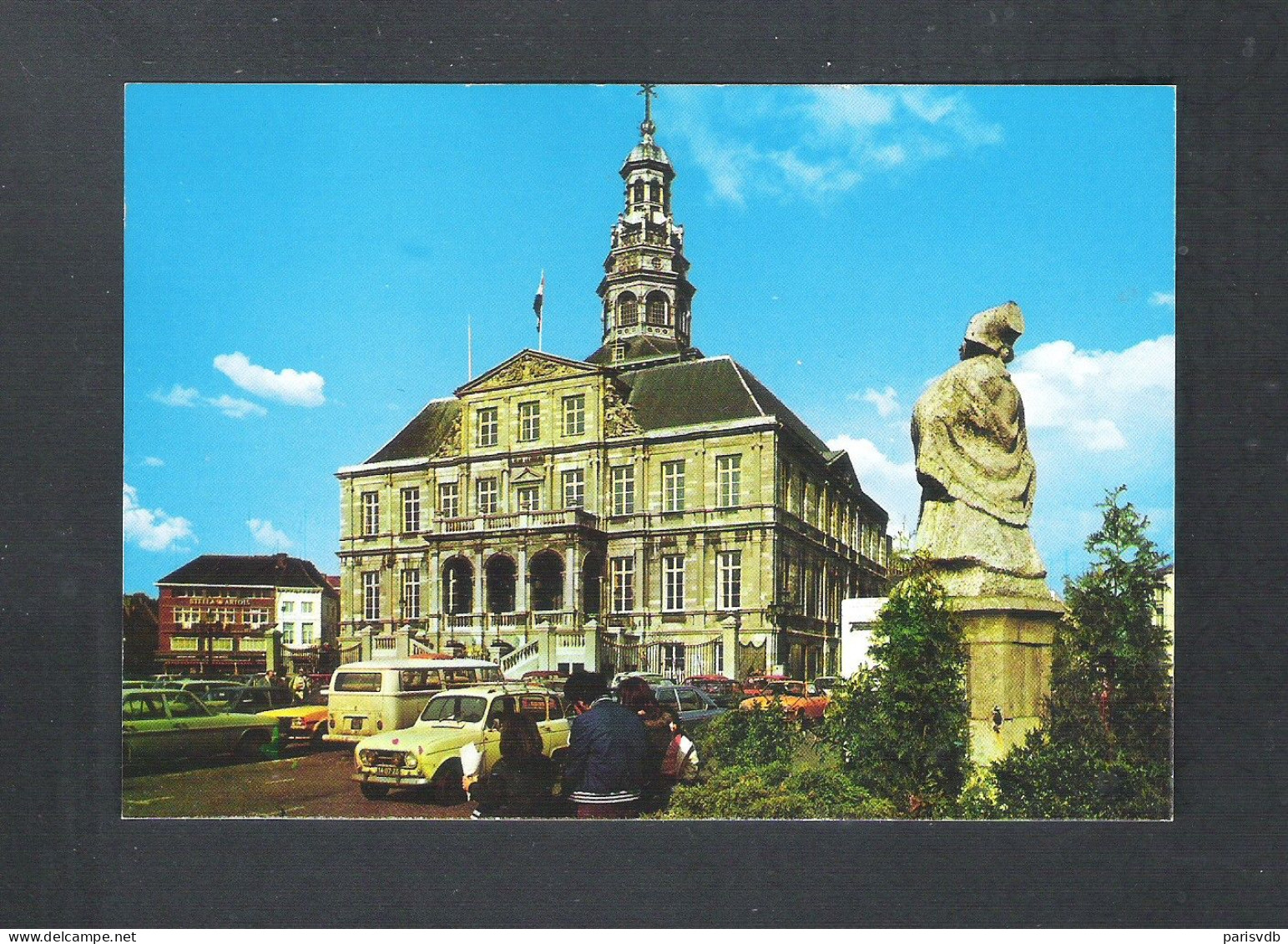 MAASTRICHT - MARKT - STADHUIS EN "MOOSWIEF"   (NL 10585) - Maastricht