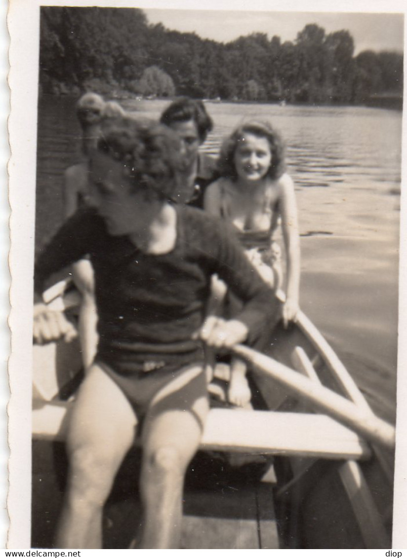 Photo Vintage Paris Snap Shop- Groupe Jeune Young Barque Small Boat  - Anonymous Persons