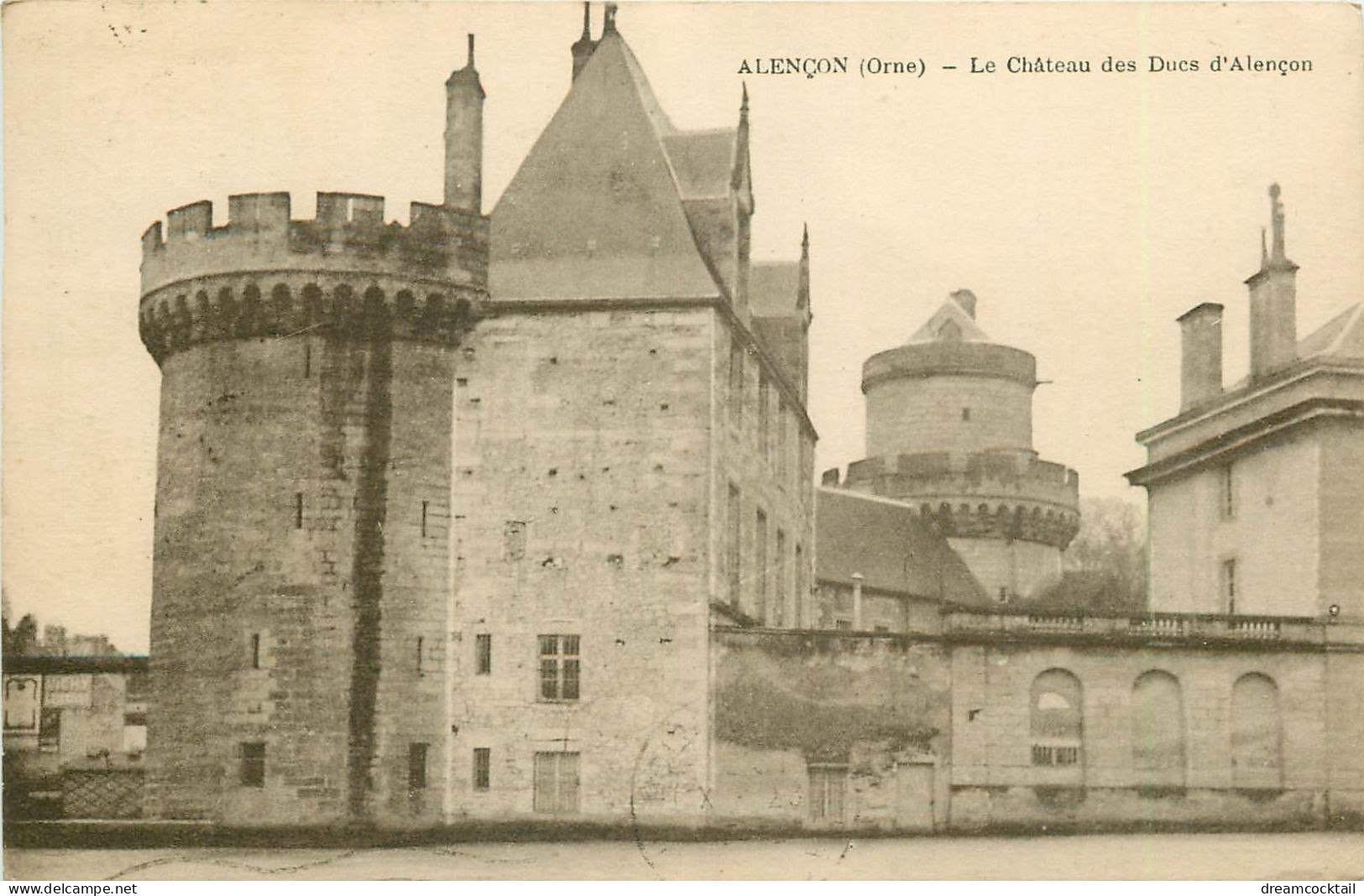 Top Promotion 2 Cpa 61 ALENCON. Les Tours Du Château Des Ducs 1931-1905 - Alencon