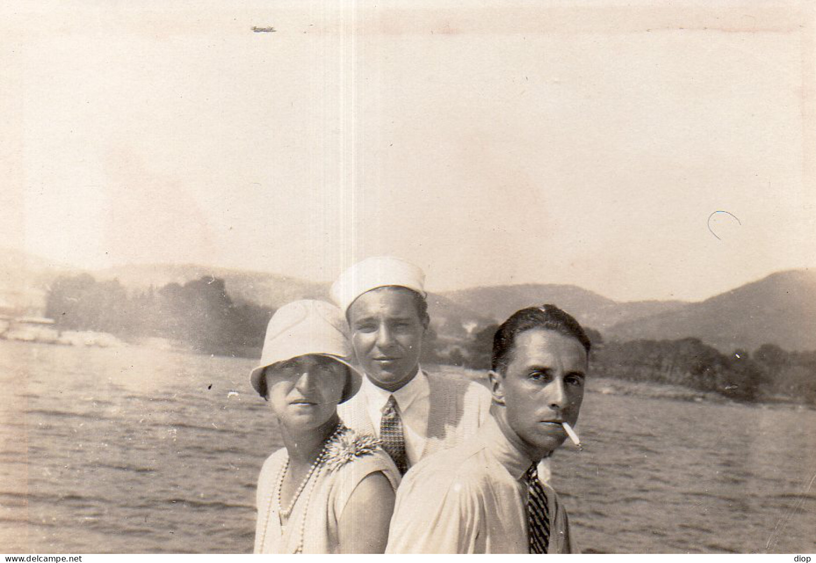 Photo Vintage Paris Snap Shop - Trio Fleuve River  - Personnes Anonymes