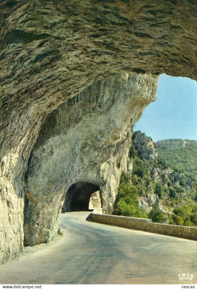 CPM - D1 - ARDECHE - LES GORGES DE L'ARDECHE - ROUTE TOURISTIQUE - LES TUNNELS SUR LA ROUTE DU VALLON AU PONT D'ARC - Andere & Zonder Classificatie