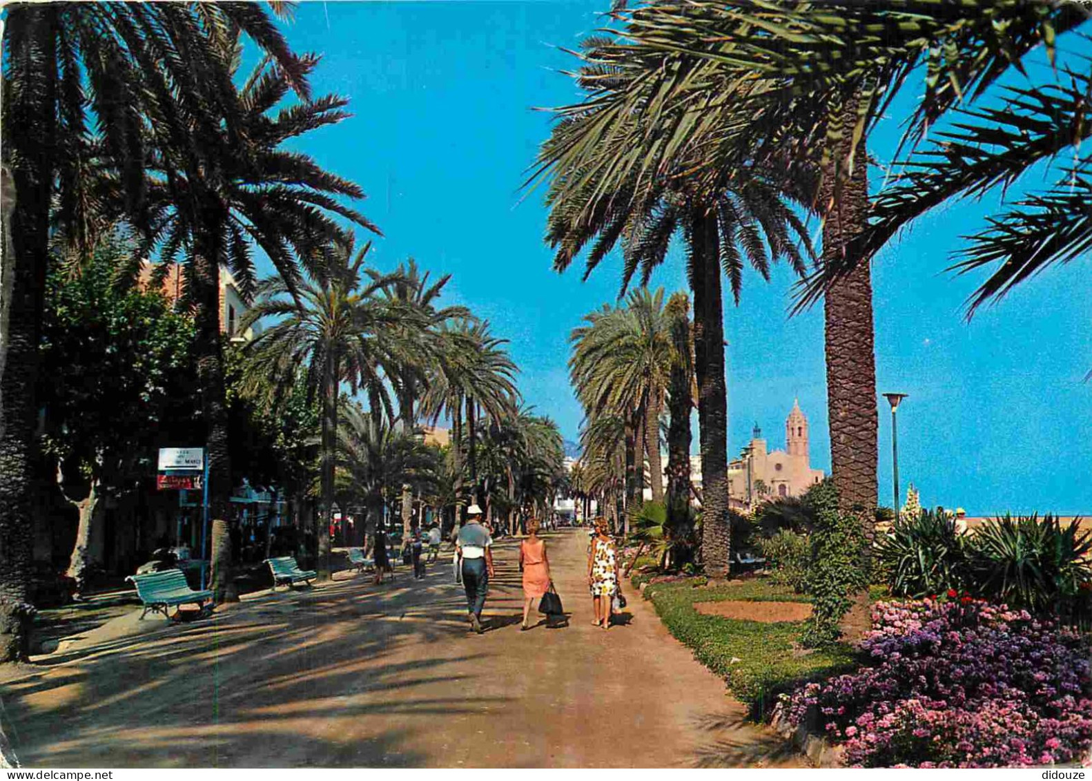 Espagne - Espana - Cataluna - Sitges - Paseo Y Jardines - Promenade Et Jardins - CPM - Voir Scans Recto-Verso - Barcelona