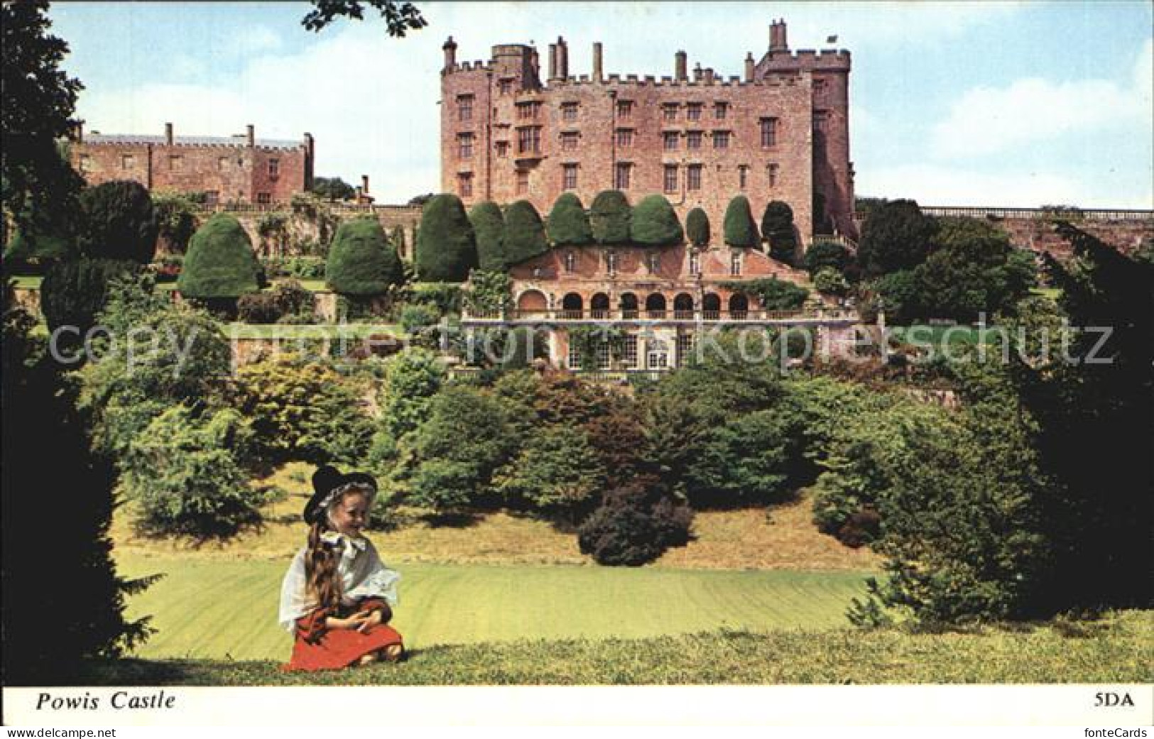 72414612 Welshpool Castle Powis Castle Girl Welshpool Castle - Sonstige & Ohne Zuordnung