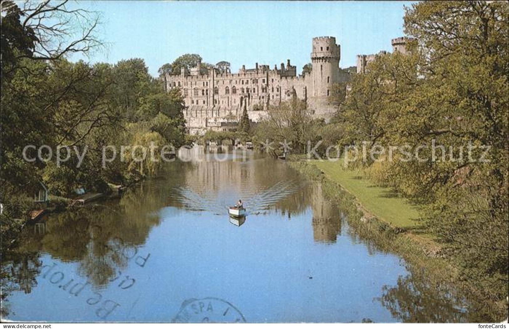 72409799 Warwick Castle Vom Fluss Avon Gesehen Warwick Castle - Autres & Non Classés