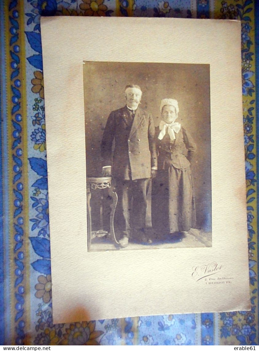 PHOTO AUTHENTIQUE COUPLE DE NORMAND VOILE Photographe VASLEOT A CHERBOURG MANCHE - Old (before 1900)