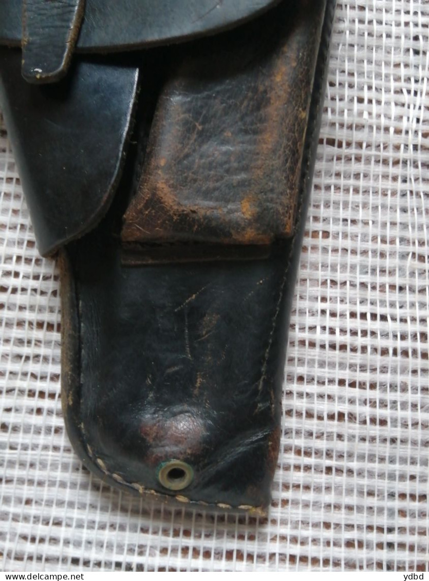 UN HOLSTER DE CEINTURE - Uitrusting