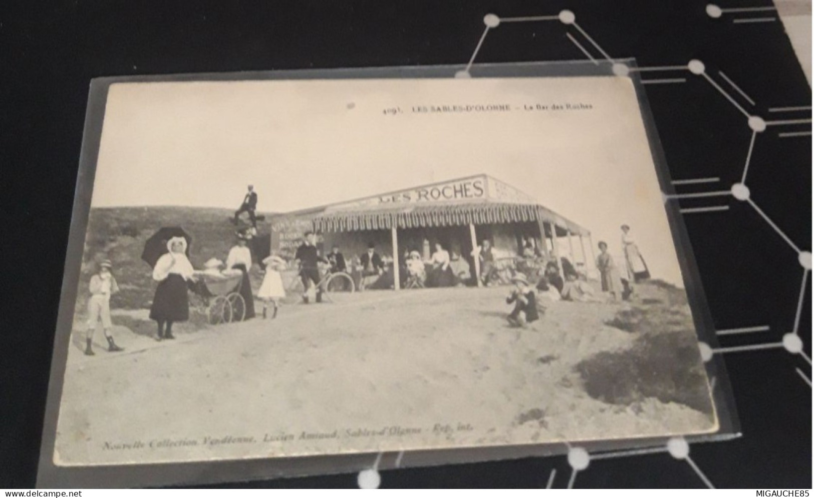 Carte Postale   N4093  LES SABLES D OLONNE  Le Bar Des Roches - Sables D'Olonne