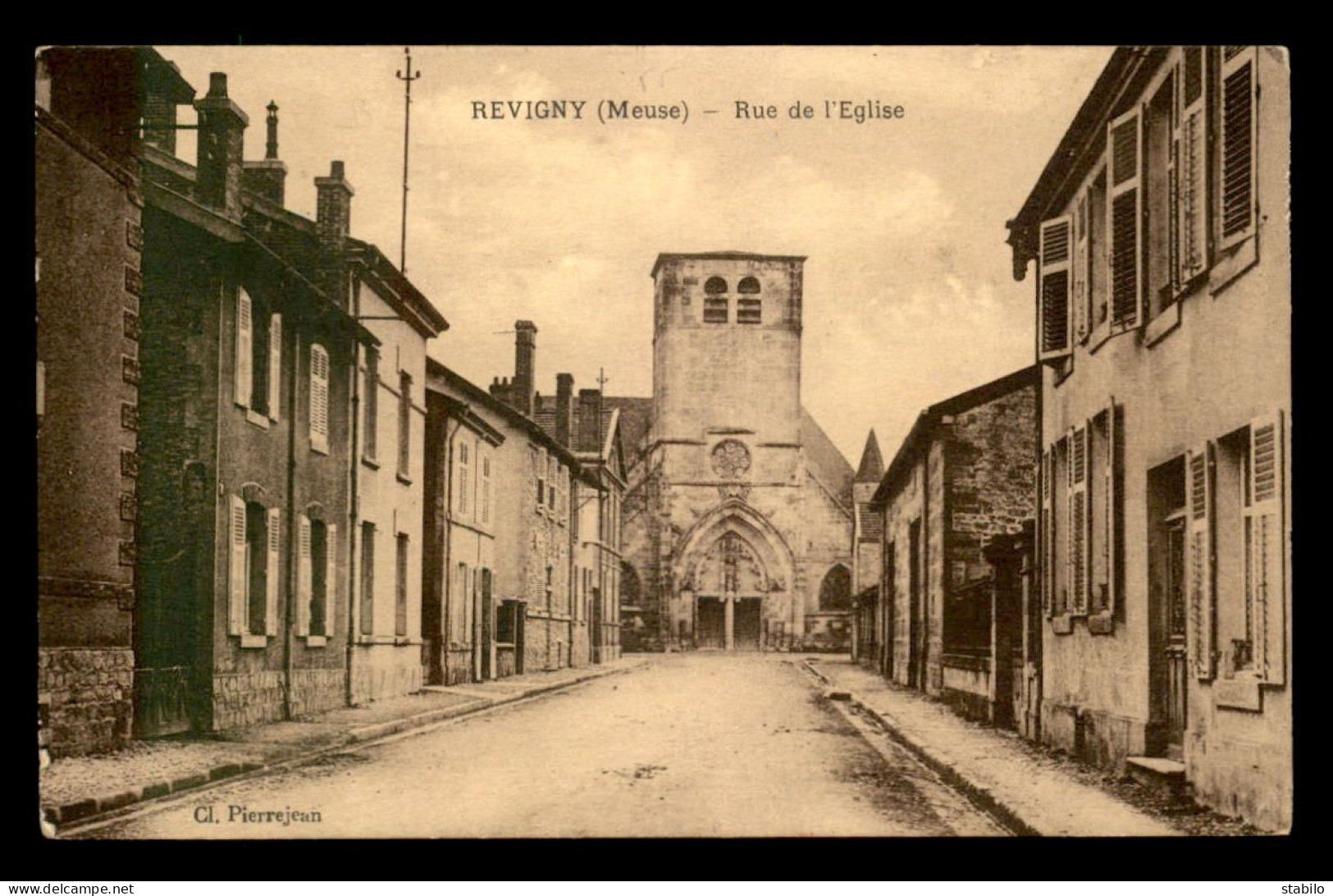 55 - REVIGNY-SUR-ORNAIN - RUE DE L'EGLISE - EDITEUR PIERREJEAN - Revigny Sur Ornain
