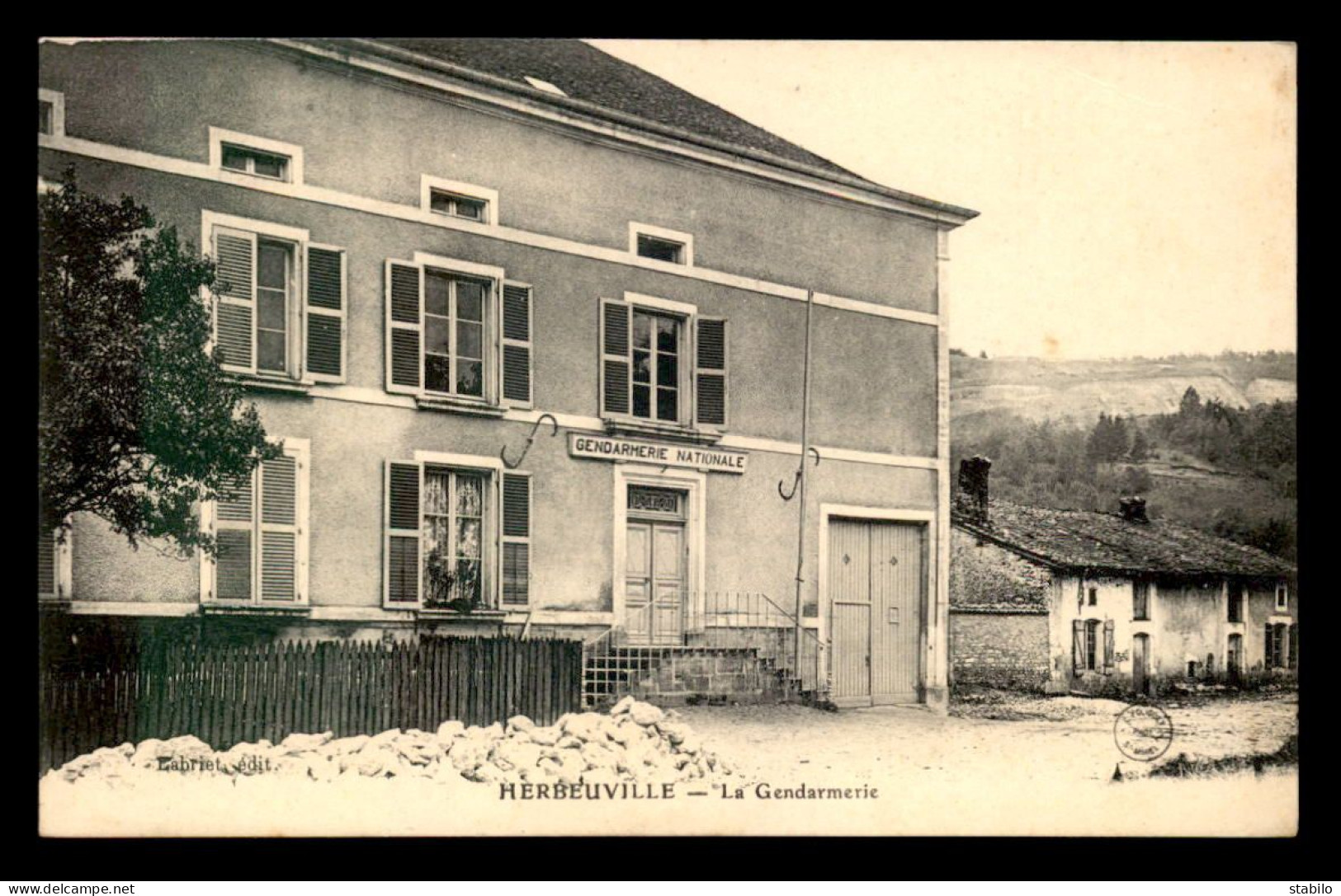 55 - HERBEUVILLE - LA GENDARMERIE - EDITEUR LABRIET - Altri & Non Classificati