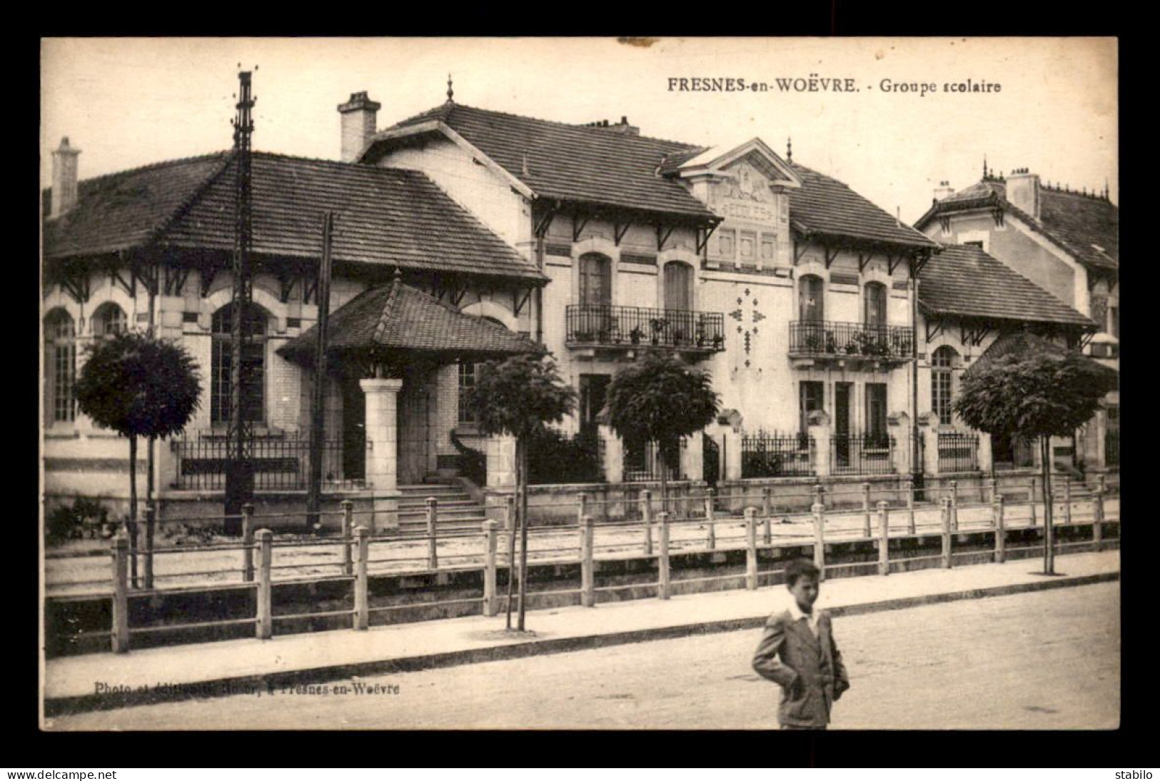 55 - FRESNES-EN-WOEVRE - LE GROUPE SCOLAIRE - EDITEUR G. ROSER - Autres & Non Classés