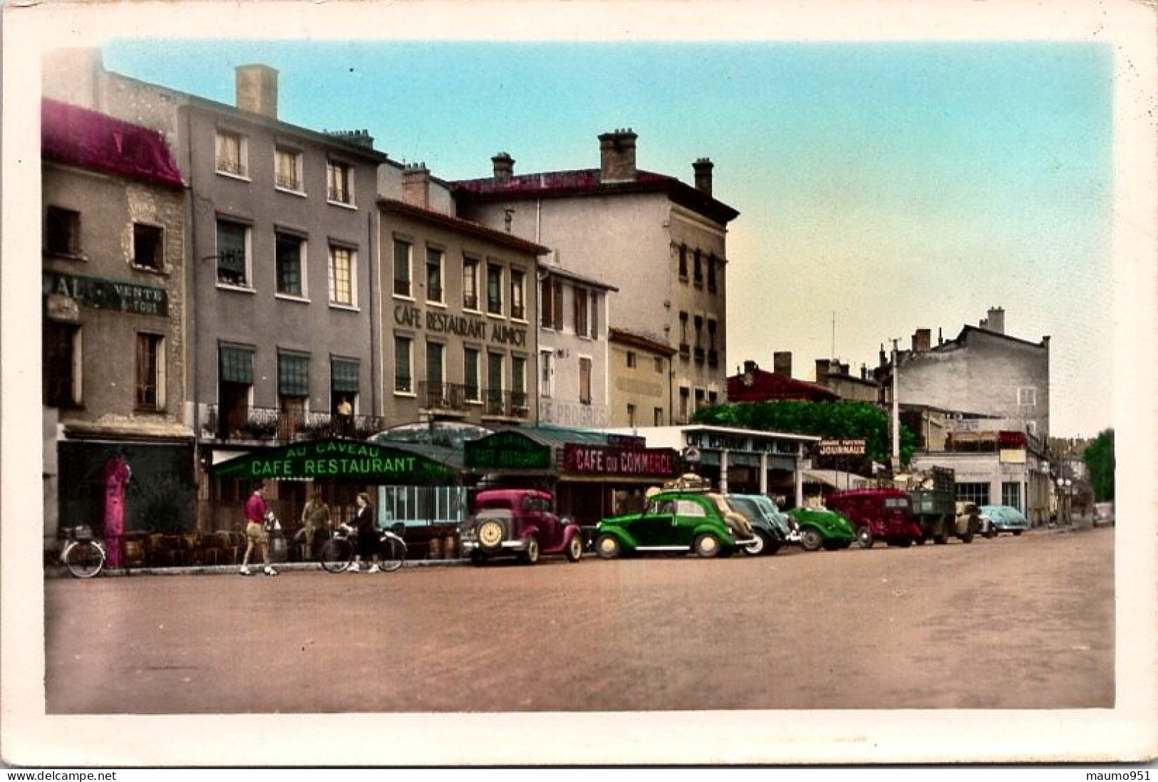 69 NEUVILLE SUR SAONE - Les Quais. Belles Anciennes Voitures - Neuville Sur Saone