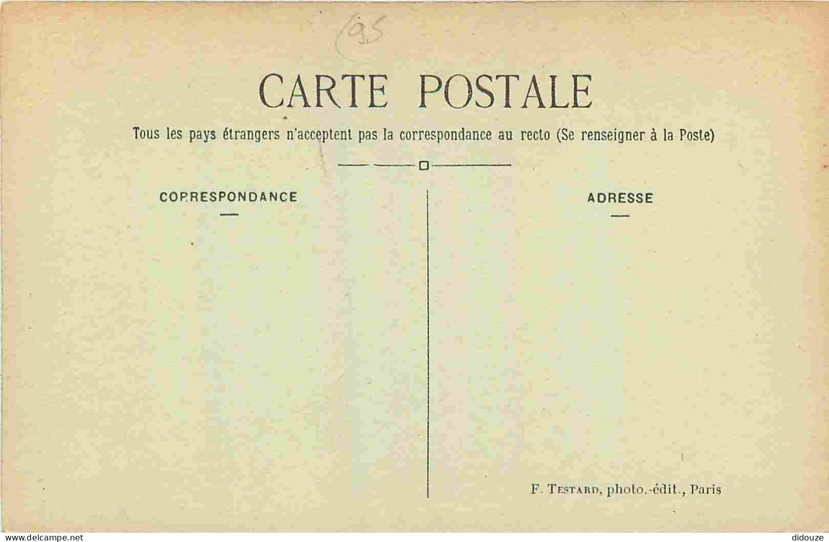 95 - Vauréal - Le Château - Entrée Principale Avenue Leclerc - Animée - CPA - Voir Scans Recto-Verso - Vauréal