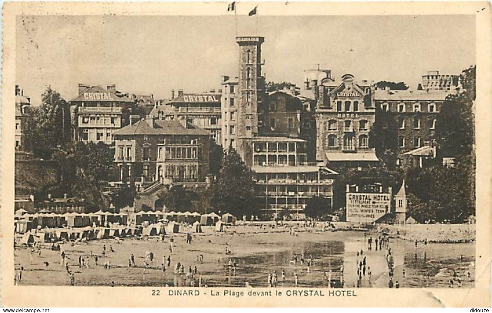 35 - Dinard - La Plage Devant Le Crystal Hotel - Scènes De Plage - Oblitération Ronde De 1932 - CPA - Voir Scans Recto-V - Dinard