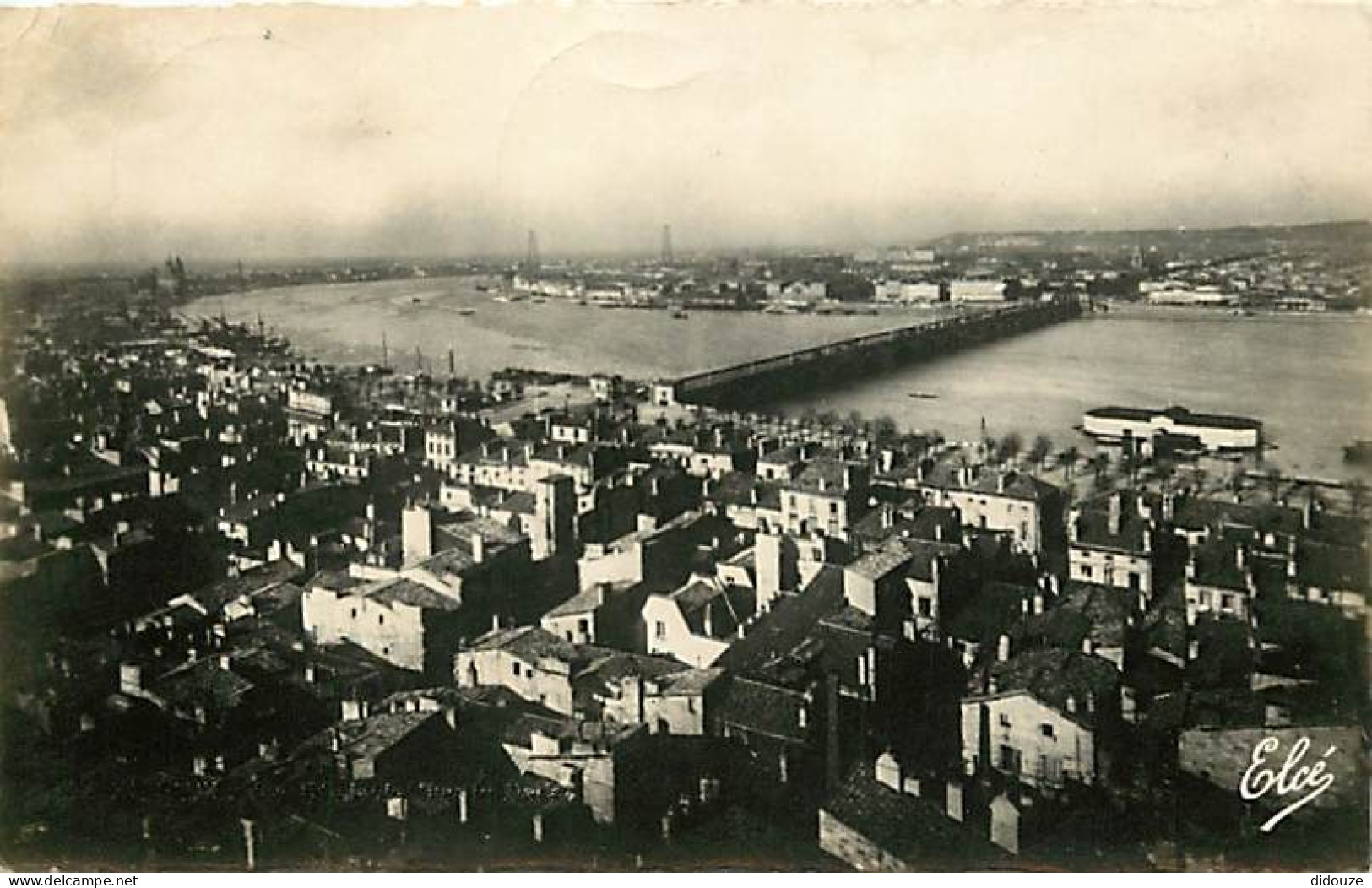 33 - Bordeaux - Vue Générale Sur La Rade - Oblitération Ronde De 1944 - CPA - Voir Scans Recto-Verso - Bordeaux