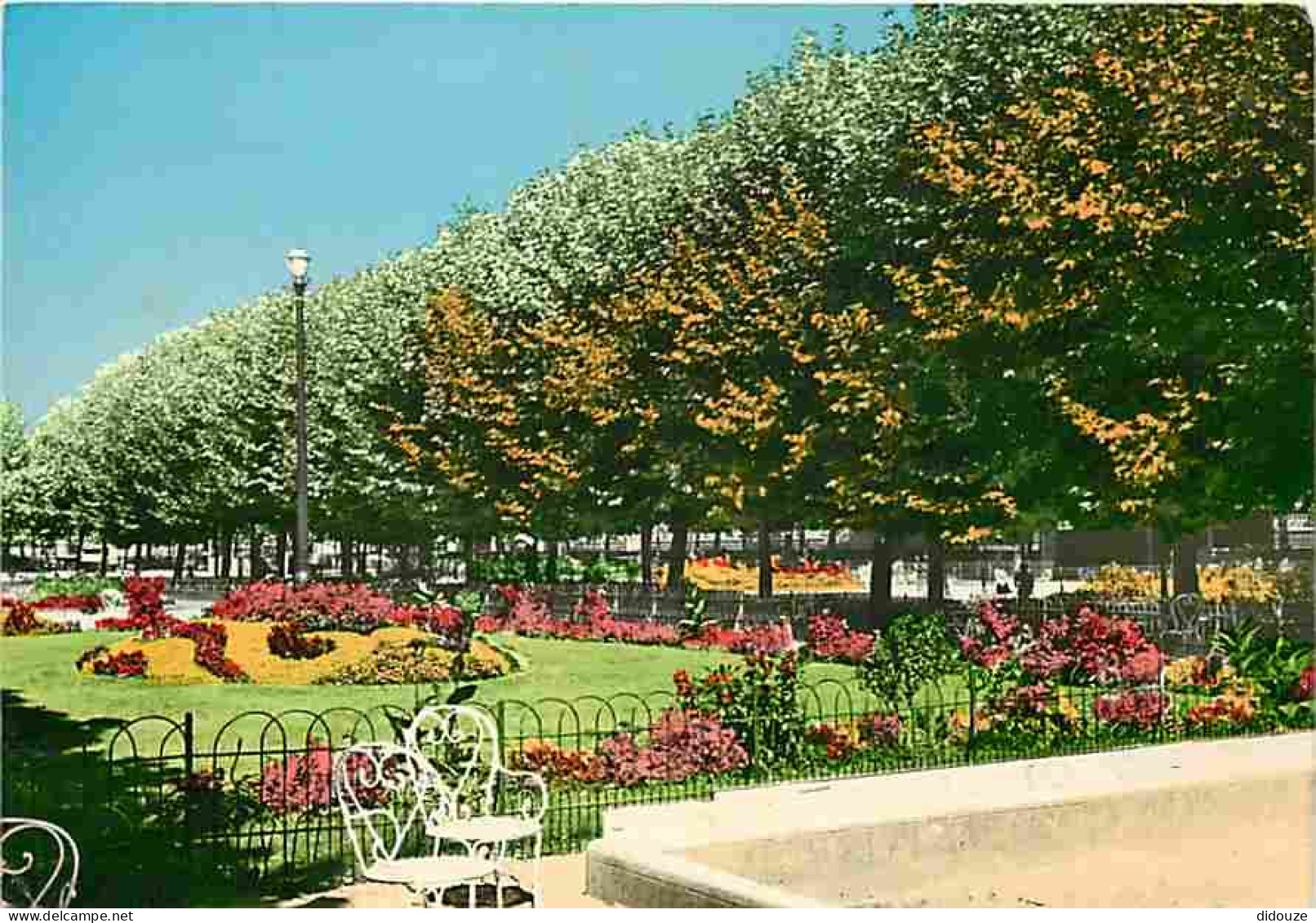 92 - Asnières - Le Parc De L'Hôtel De Ville - Fleurs - CPM - Voir Scans Recto-Verso - Asnieres Sur Seine