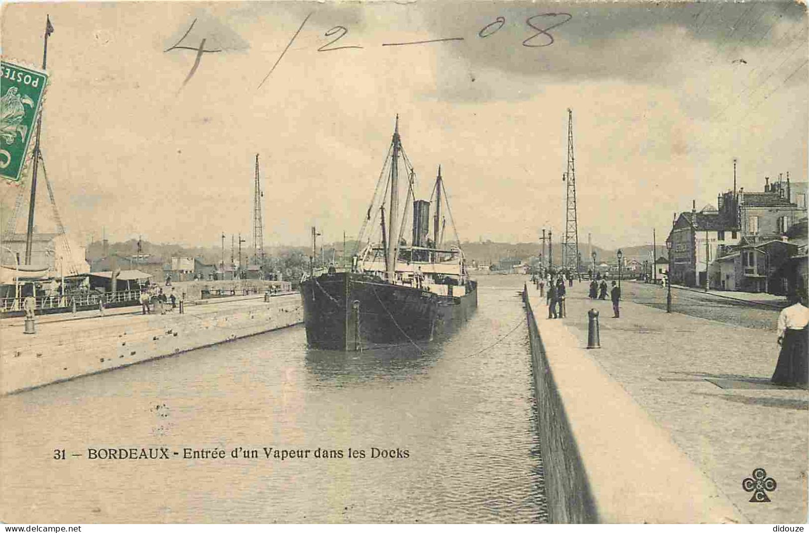 33 - Bordeaux - Entrée D'un Vapeur Dans Les Docks - Animée - Bateaux - CPA - Oblitération Ronde De 1908 - Voir Scans Rec - Bordeaux