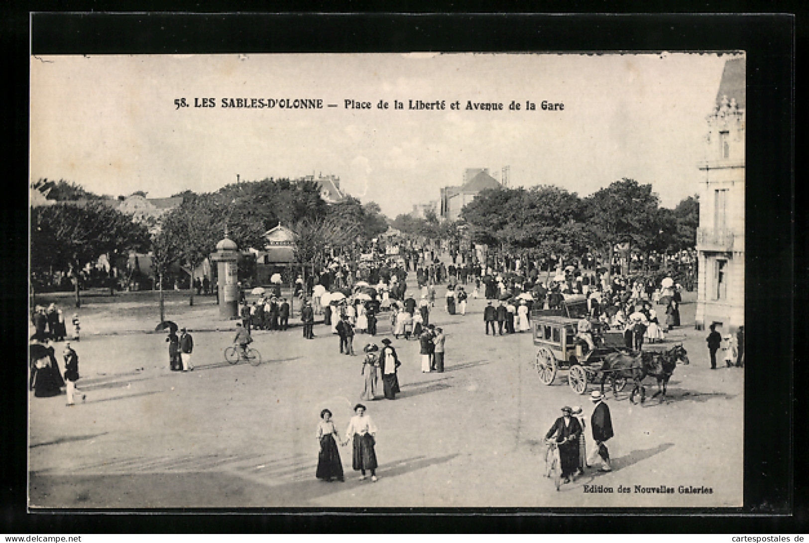 CPA Les Sables D`Olonne, Place De La Liberte Et Avenue De La Gare  - Sables D'Olonne
