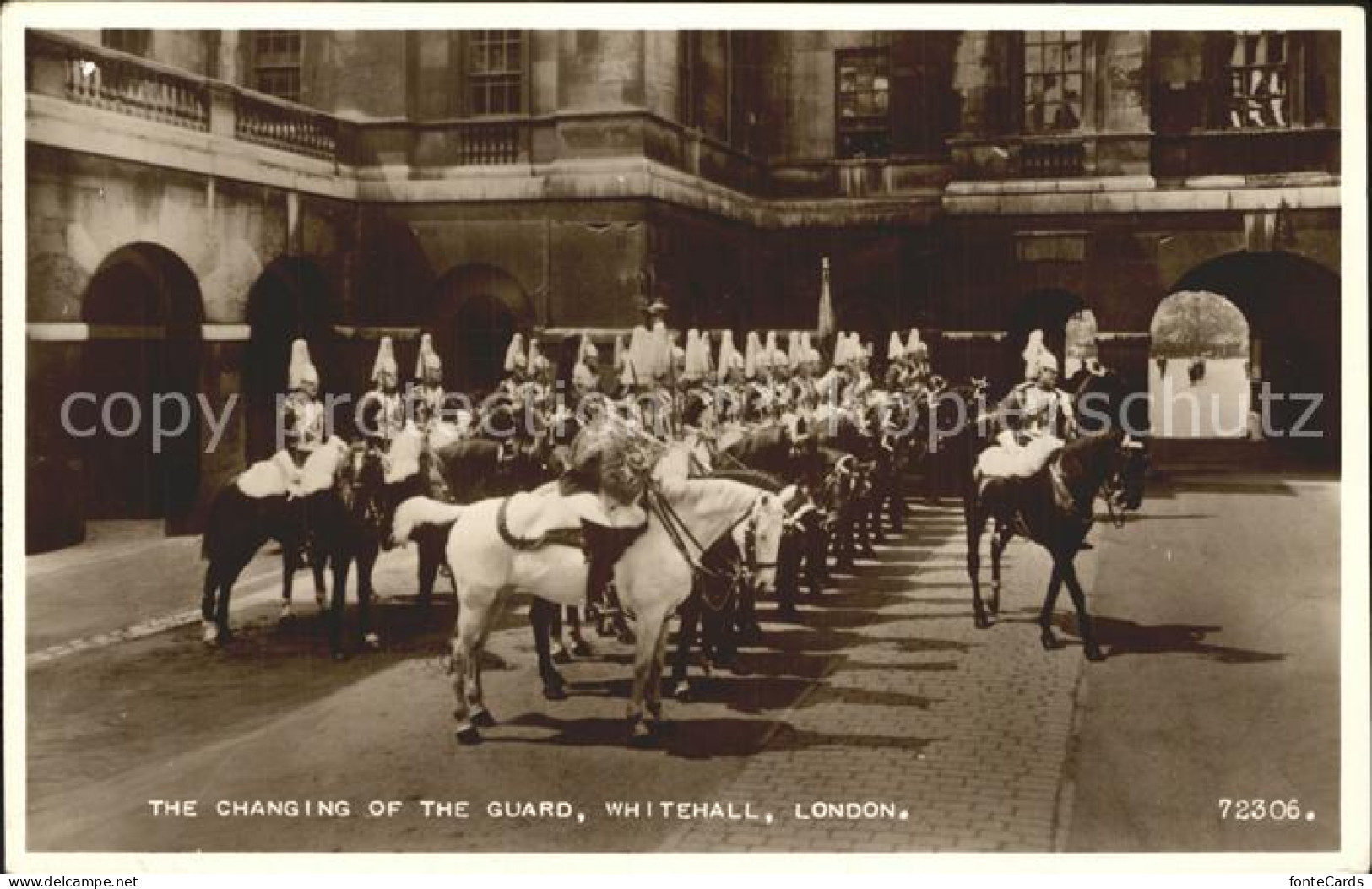 72368088 London Whitehall Changing Of The Guard - Autres & Non Classés