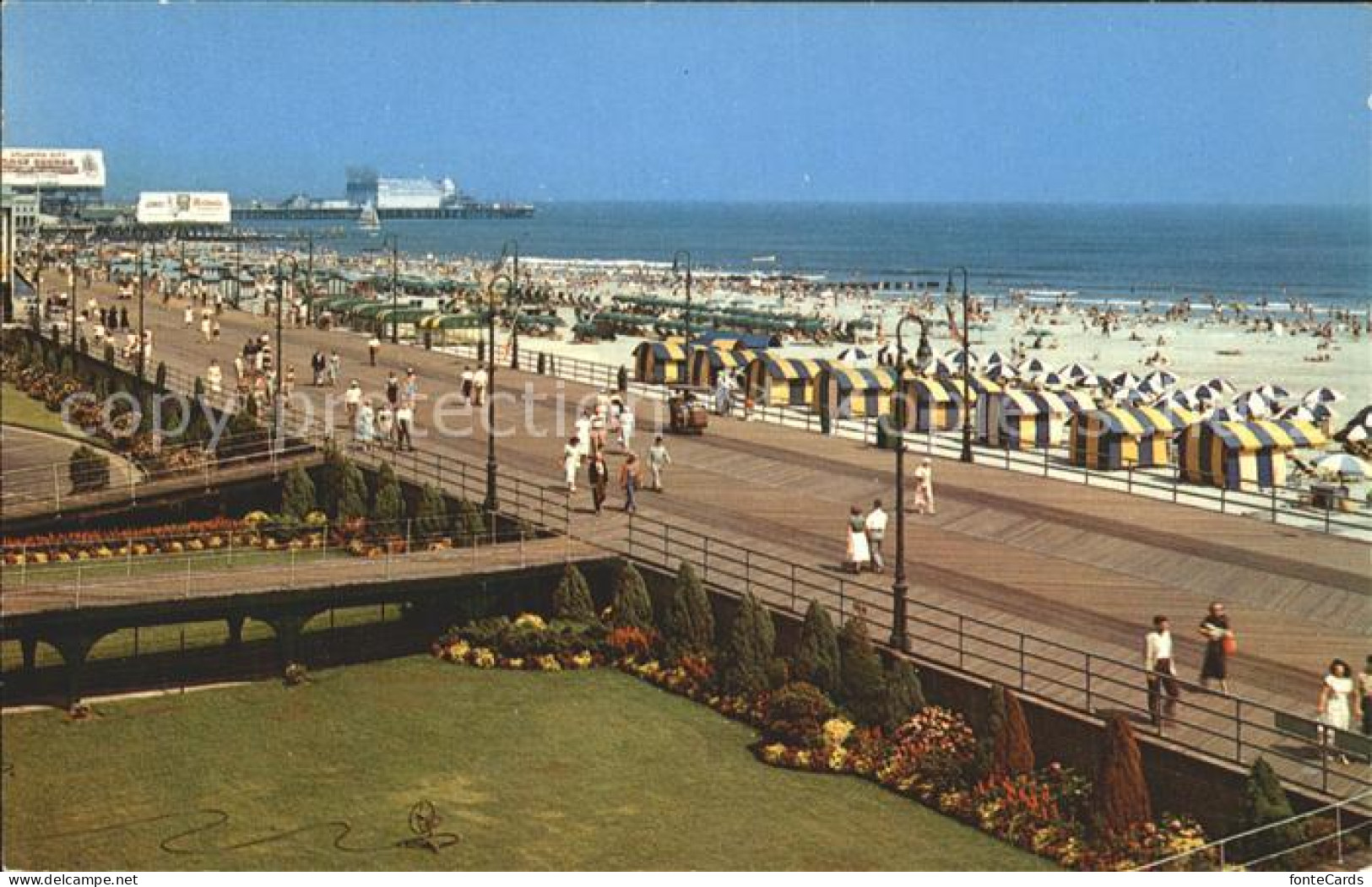 72352722 Atlantic_City_New_Jersey View Of The Boardwalk Beach And The Atlantic O - Sonstige & Ohne Zuordnung