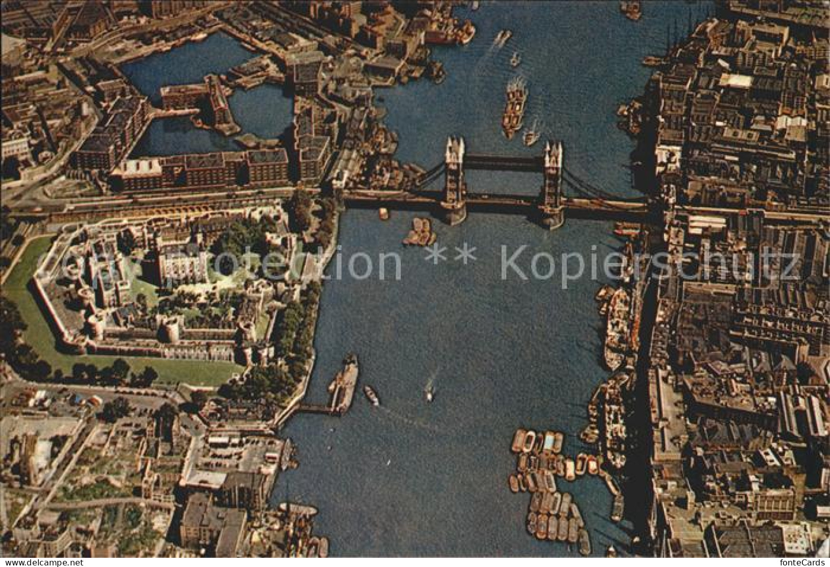 72350589 London Tower Of London And Tower Bridge Air View - Sonstige & Ohne Zuordnung