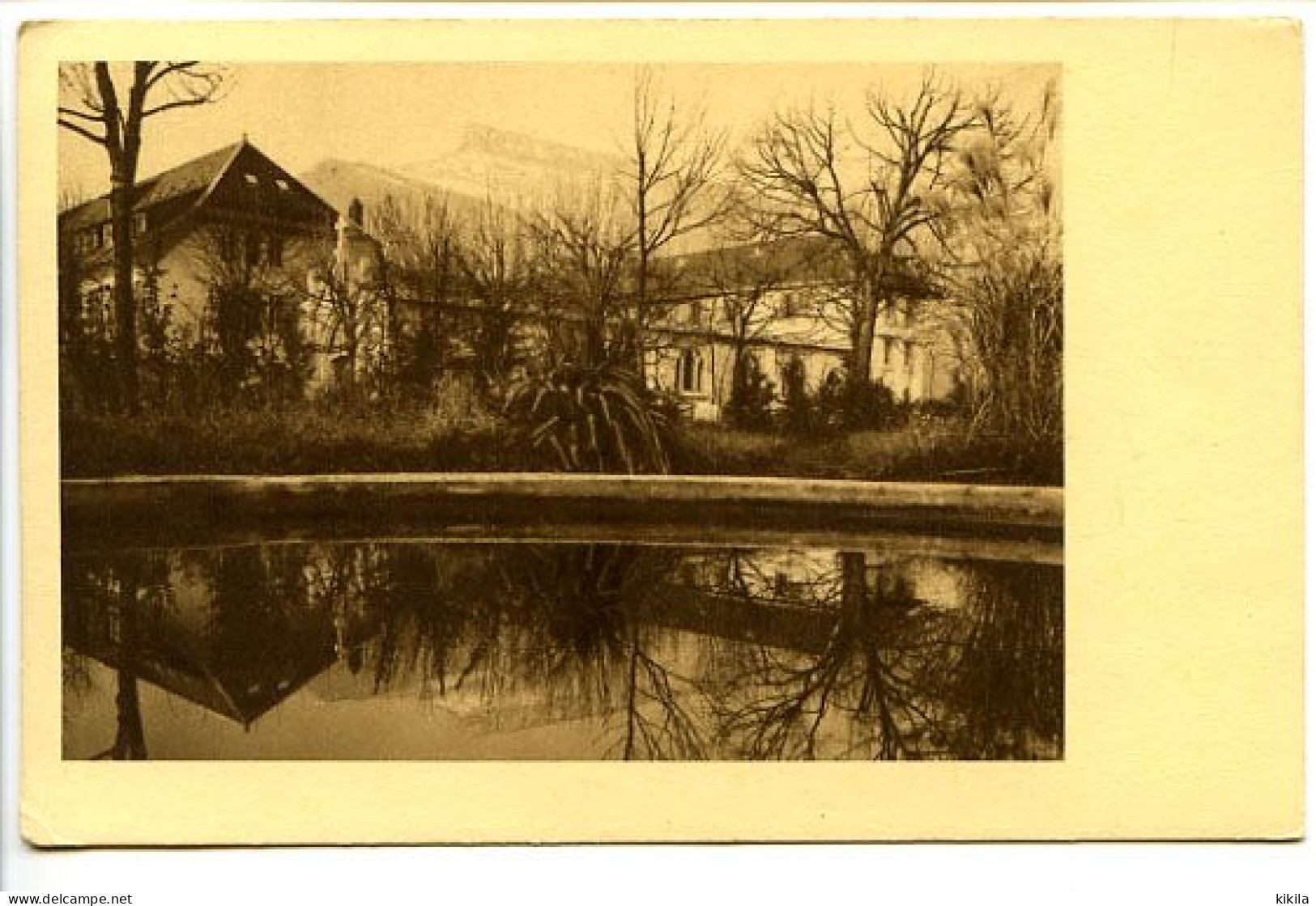 CPSM 9 X 14 Savoie Saint Alban-LEYSSE  Couvent Des Dominicains  Le Couvent Vu Du Jardin  Au Fond Le Nivolet - Autres & Non Classés