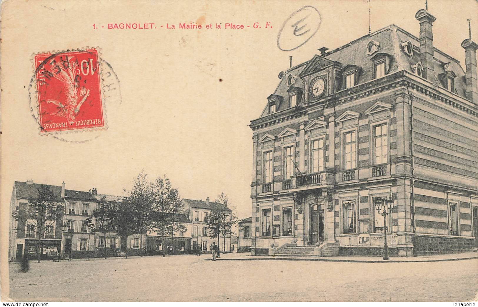 D9268 Bagnolet La Mairie Et La Place - Bagnolet