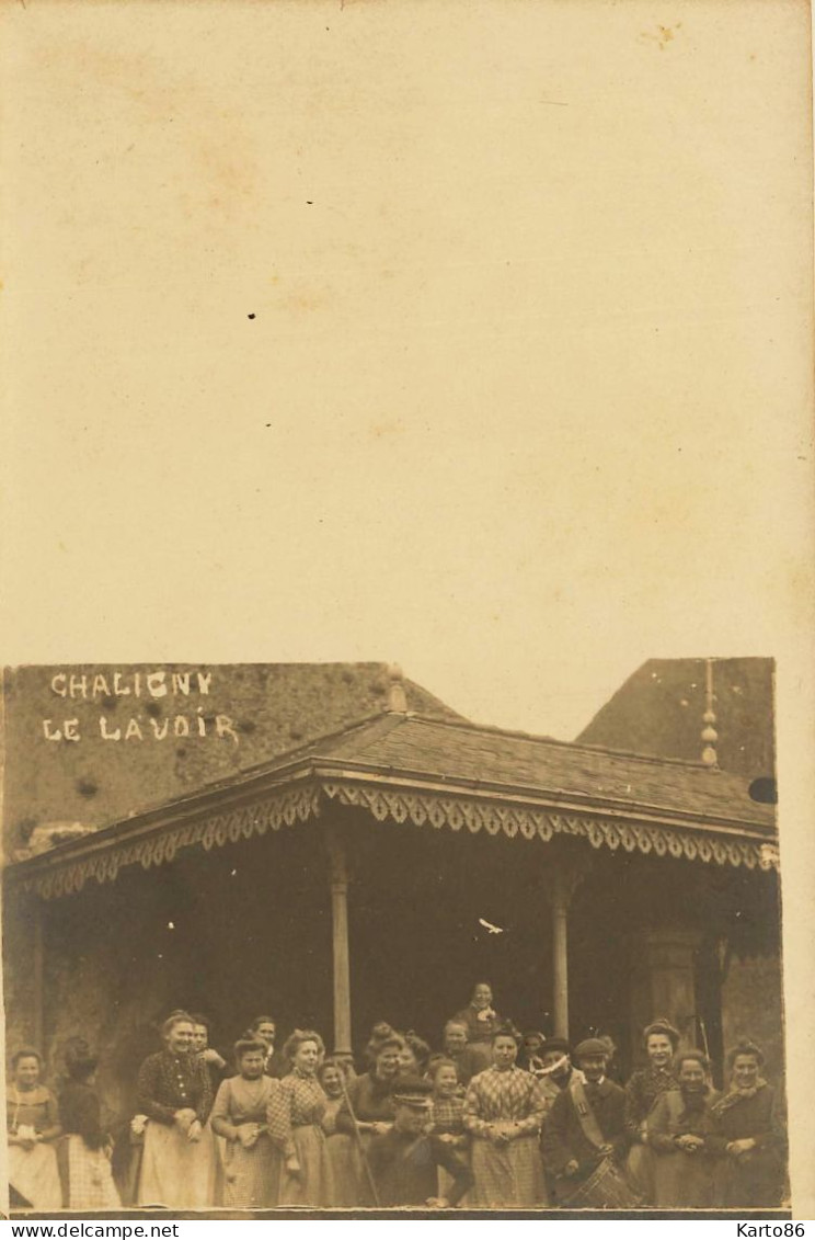 Chaligny * RARE Carte Photo * Le Lavoir Et Le Tambour De Ville Du Village * Villageois - Sonstige & Ohne Zuordnung