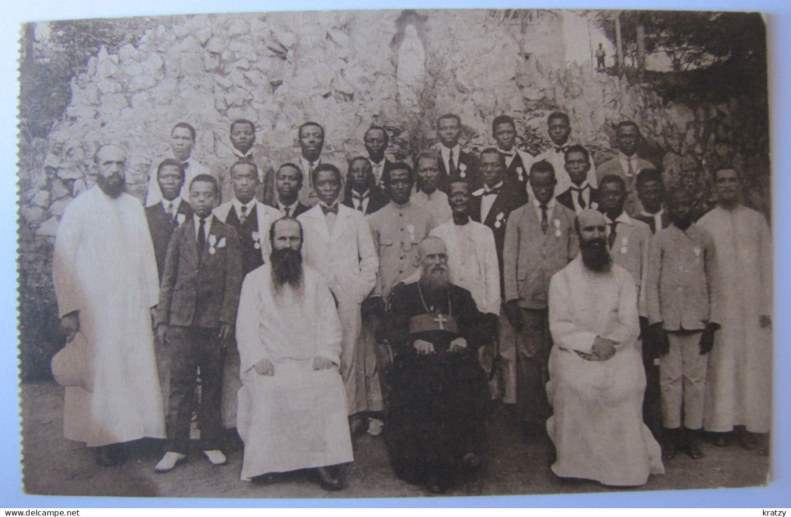 CONGO BELGE - Mission Des Frères Des Ecoles Chrétiennes - Mgr. Van Romslé Avec La Congrégation Des Anciens - 1931 - Belgian Congo