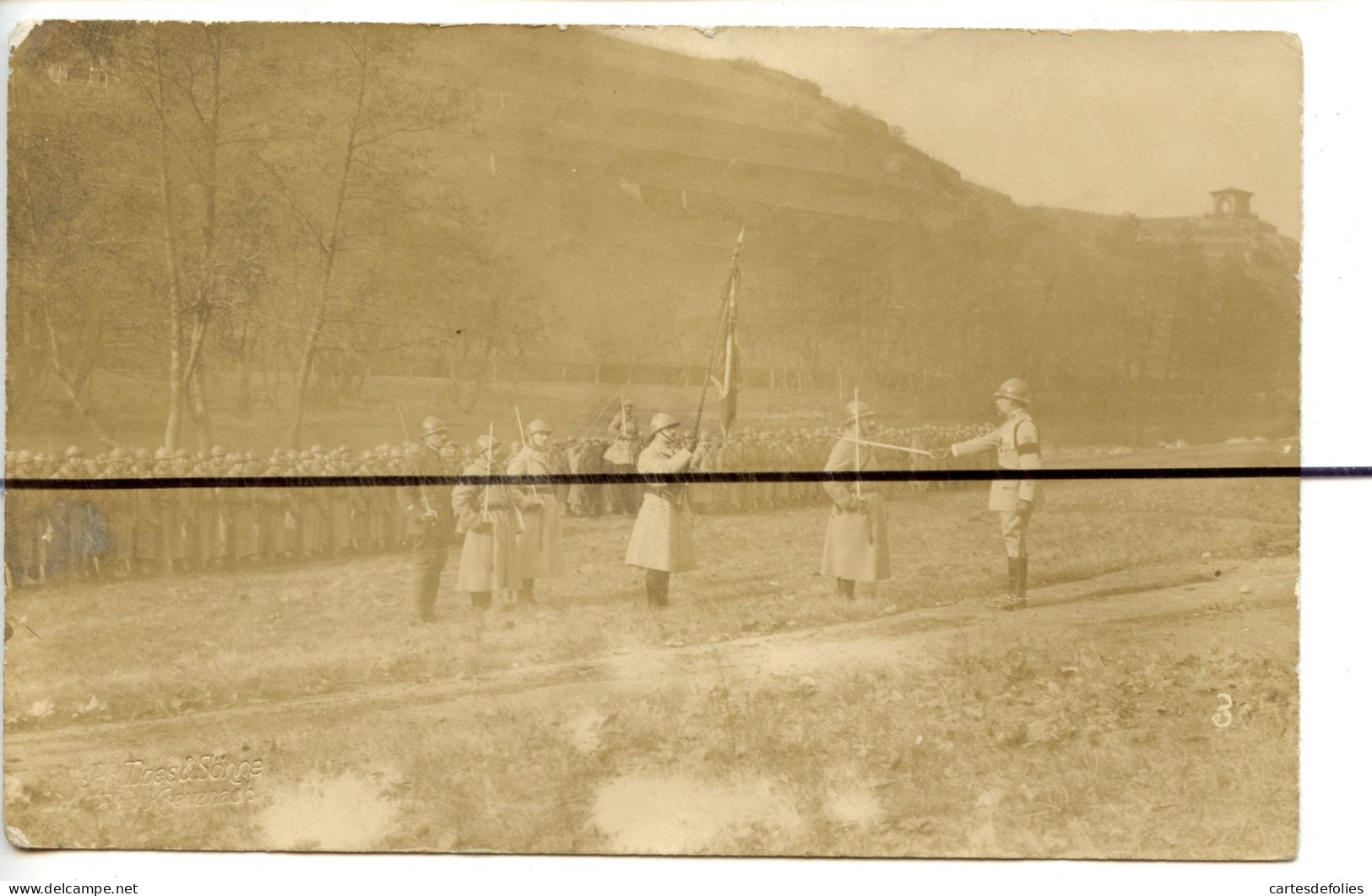 Carte Photo .CPA. Militaire. ALLEMAGNE. Edenkoben . Soldats Qui Posent Pour La Photo. Parade , Défilé . MAI 1919 - Photographie