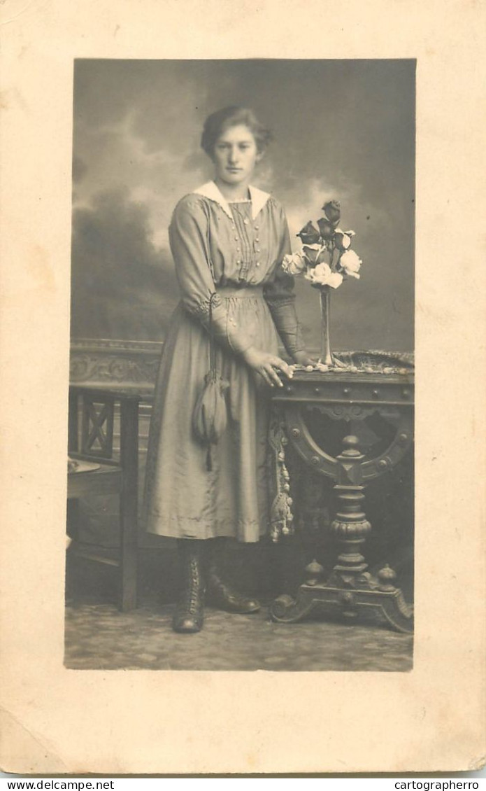 Social History Souvenir Real Photo Elegant Woman Coiffure Chair Rose Vase Deggendorf - Fotografie