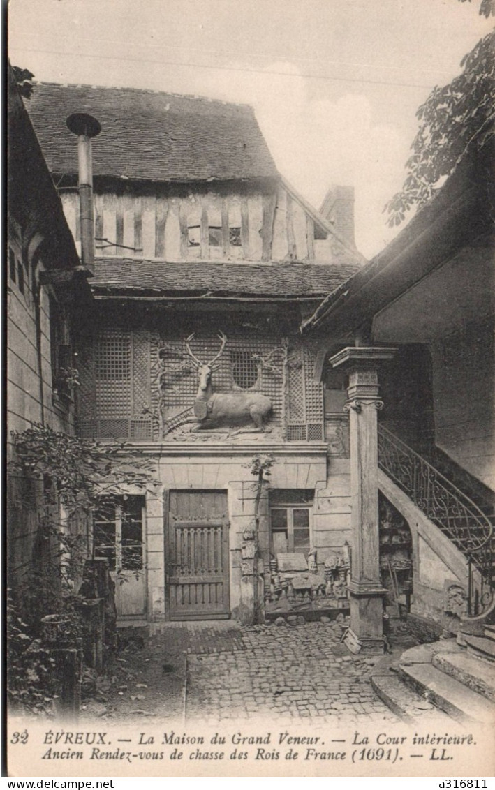 Evreux La Maison Du Grand Veneur La Cour Intérieure - Evreux