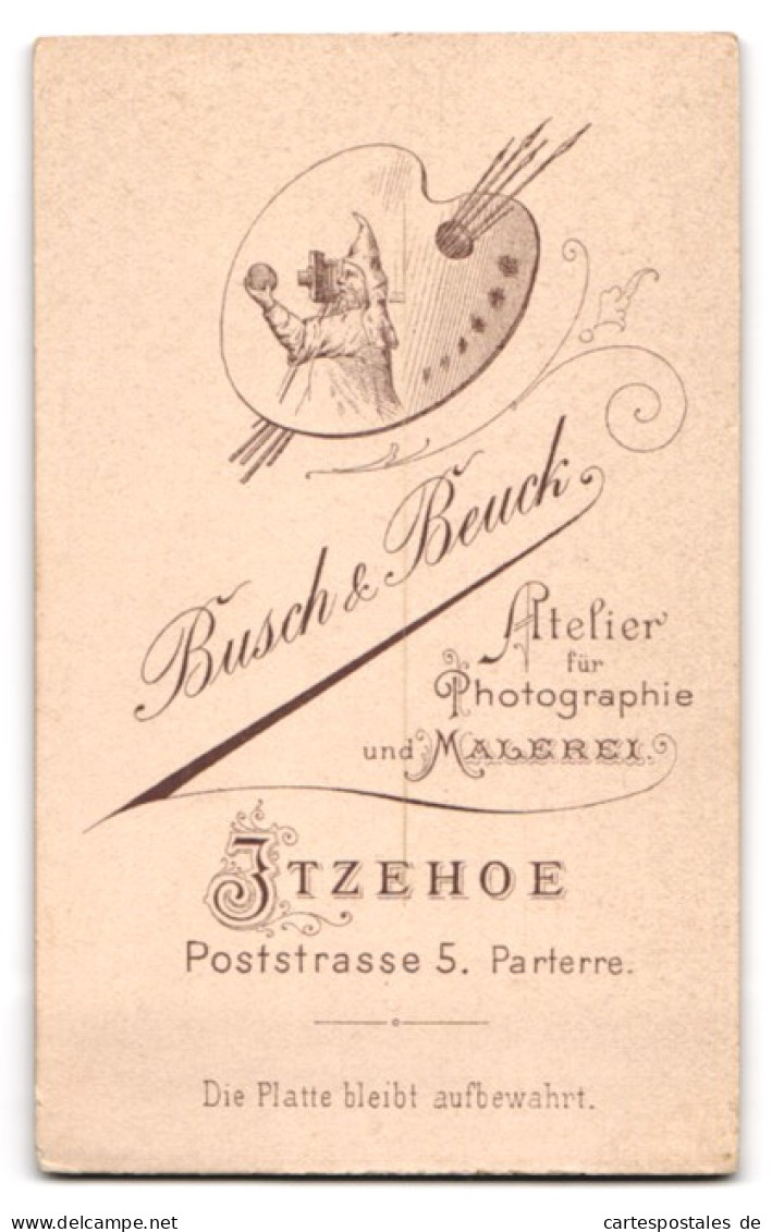 Fotografie Busch & Beuck, Itzehoe, Poststr. 5, Kind Im Spitzenkleid Mit Einem Ball  - Anonymous Persons