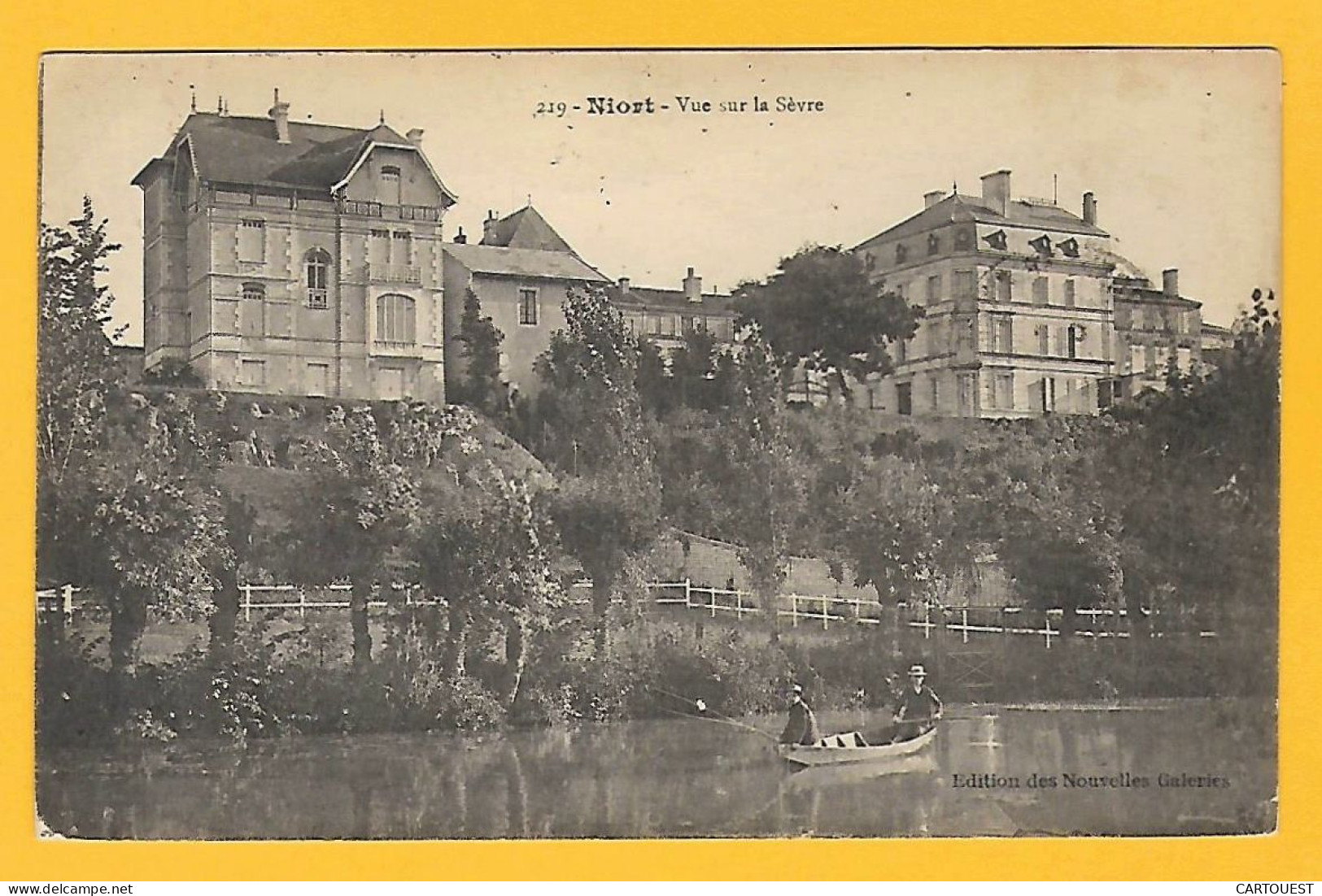 CPA NIORT Vue Sur La Sevre  Barque Pêcheurs - Villa - Niort