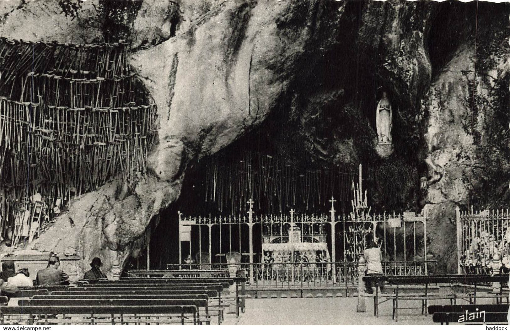 LOURDES : LA GROTTE - Lourdes