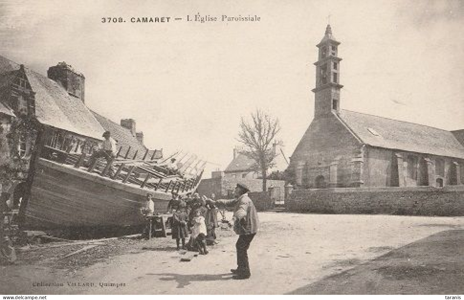 CAMARET - L'église Paroissiale - CONSTRUCTION BATEAU PECHE - CPA TBon état - Camaret-sur-Mer