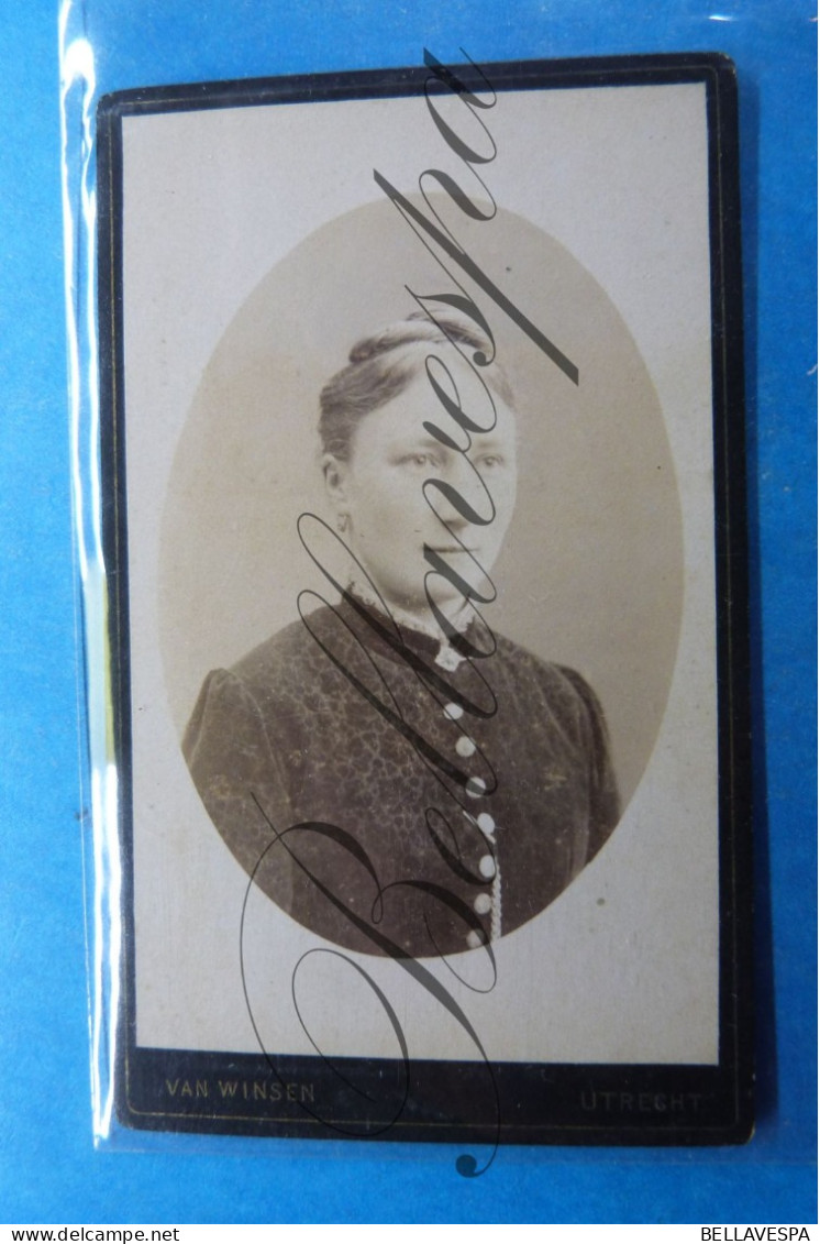 C.D.V. Carte De Visite. Atelier Portret Photo VAN WINSEN UTRECHT  Photographer - Persone Identificate