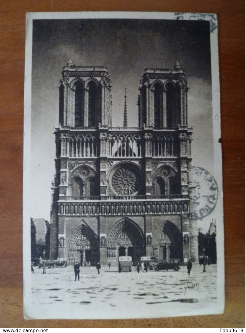 Carte Postale 44 Paris En Flanant Notre Dame Church éditions D'Art Yvon X - Notre Dame De Paris