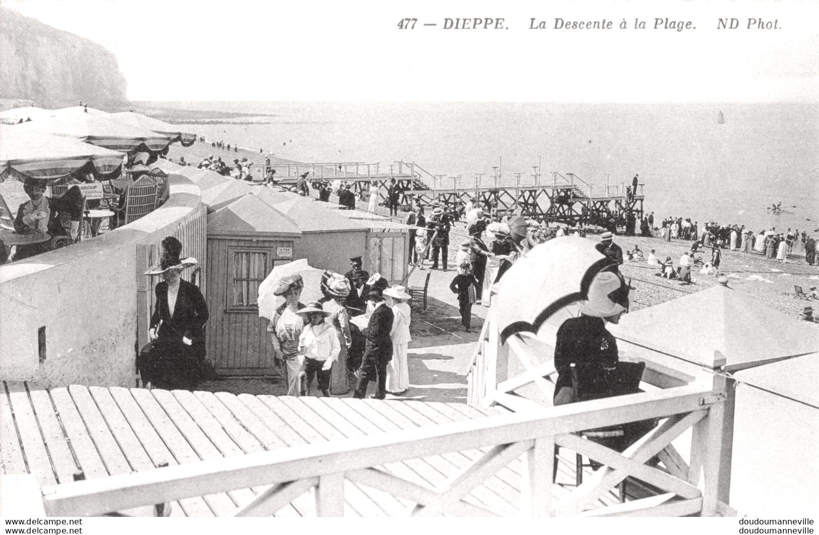 CPA - 76 - DIEPPE - A Côté De La Terrasse Du Casino, La Descente Accède à La Plage Et Le Promenoir - Dieppe