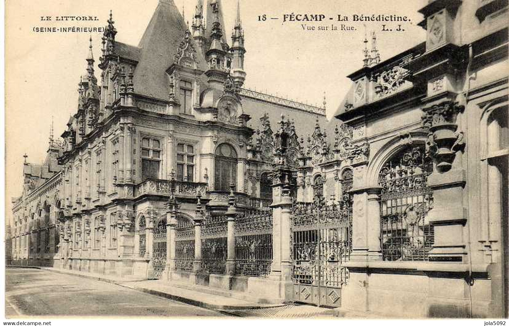 76 - FECAMP - La Bénédictine - Vue Sur La Rue - Fécamp