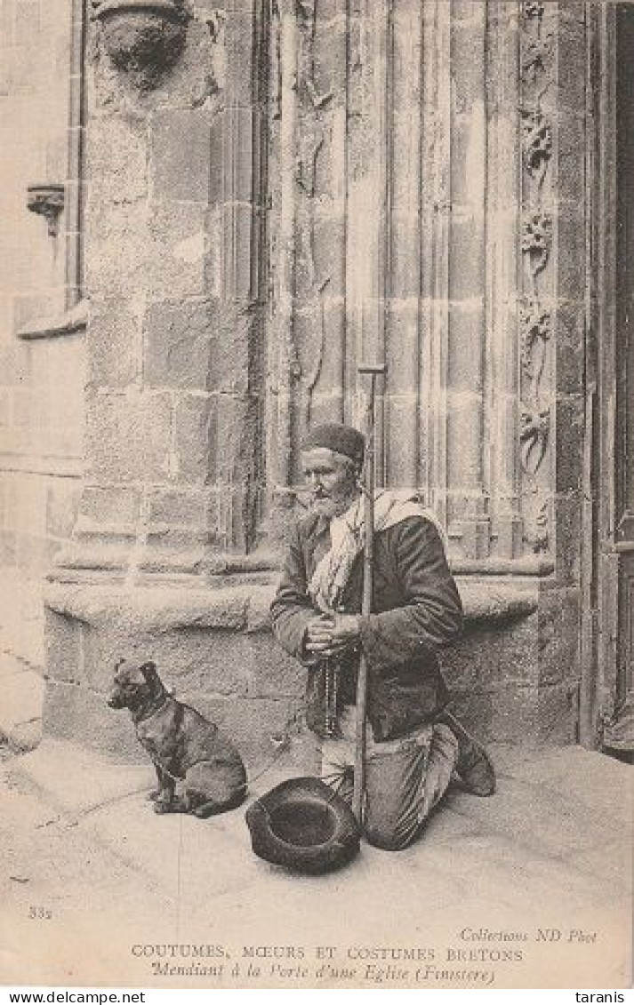 LE FOLGOET - Mendiant à La Porte D'une église - CPA TBon état - Le Folgoët