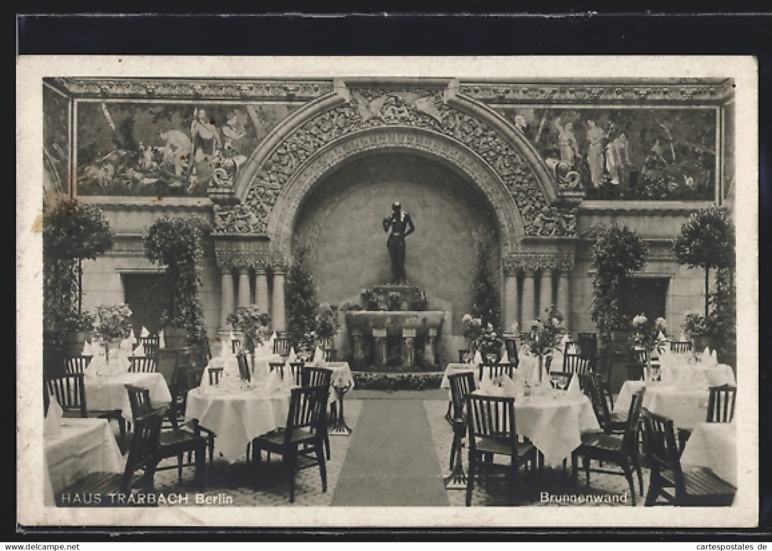 AK Berlin, Innenansicht Restaurant Haus Trarbach, Blick Auf Die Brunnenwand, Behrenstrasse 47  - Mitte