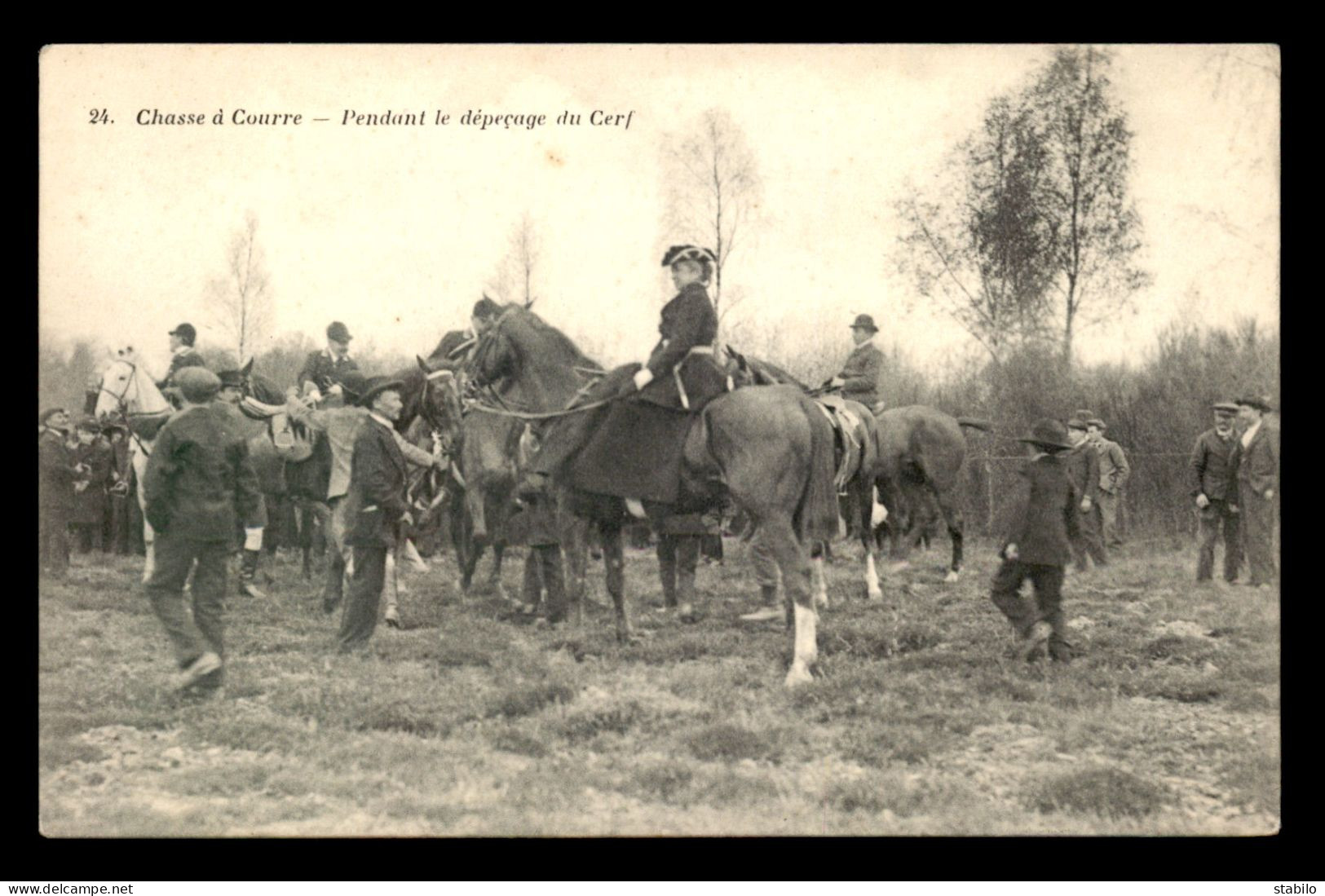 CHASSE - CHASSE A COURRE - PENDANT LE DEPECAGE DU CERF - Jagd