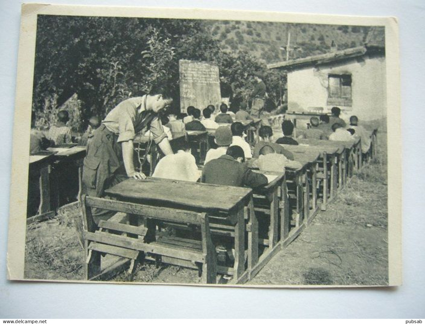 ALGERIE / ARMEE FRANCAISE / école / Petits Kabyles Dans Une Classe De Plein Air Effectuée Par L'armée - Guerres - Autres