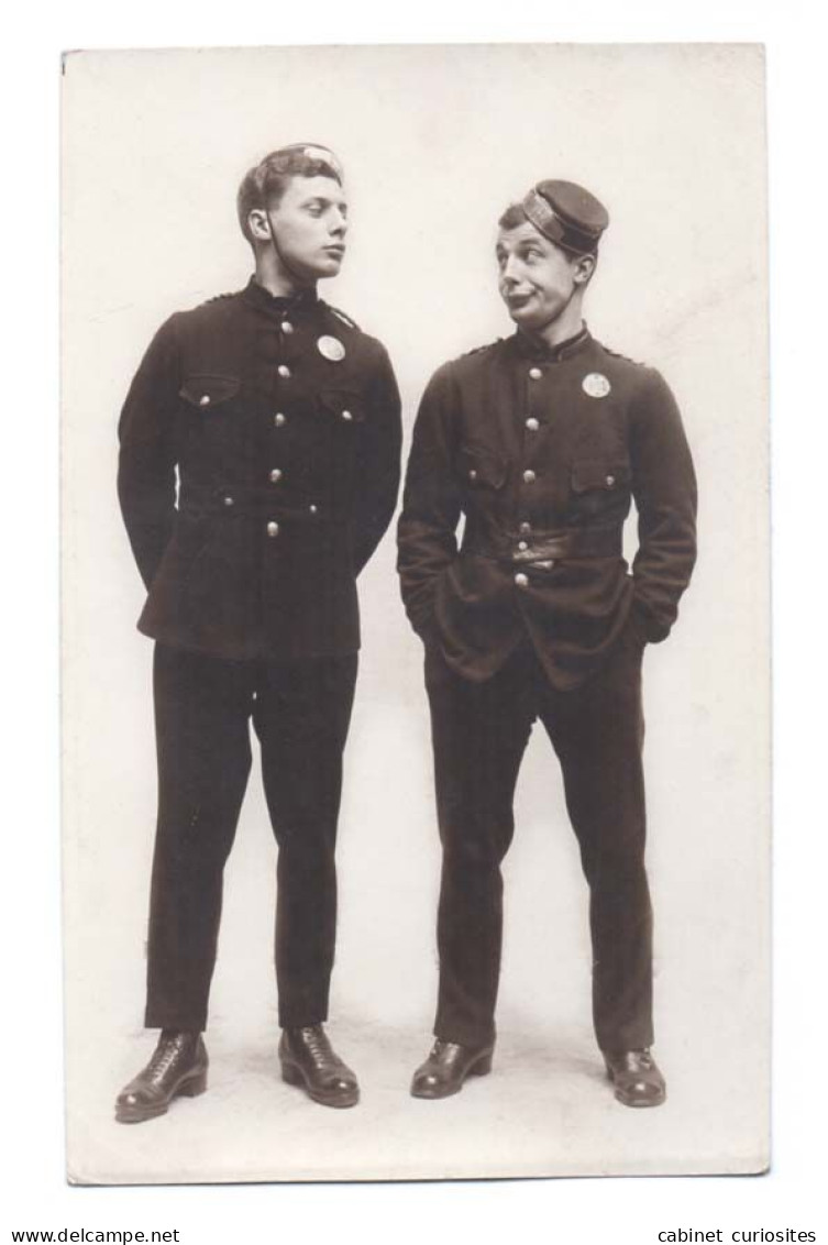 DUO DE GROOMS - Artistes Comiques - CARTE PHOTO - Groom D' Hôtel - Animée - Artisti